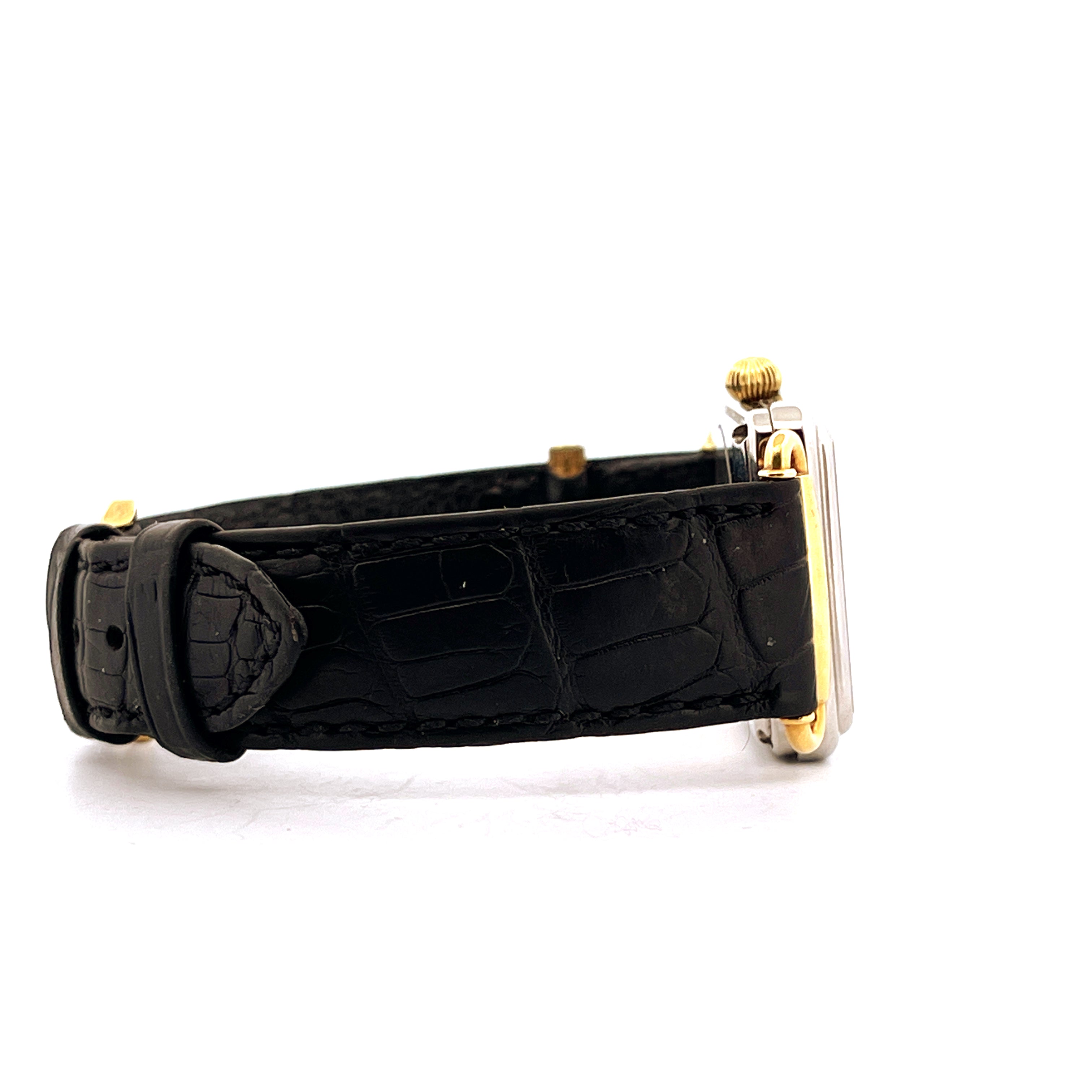 Seitenansicht einer Ulysse Nardin Michelangelo Uhr mit schwarzem Lederarmband
