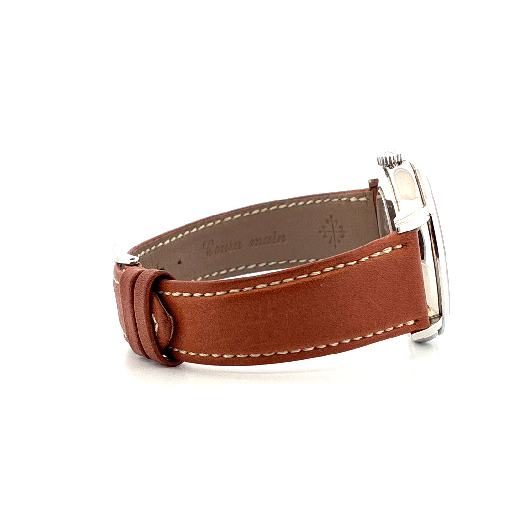Patek Philippe Calatrava Weekly Calendar 5212A-001 Seitenansicht mit Lederarmband
