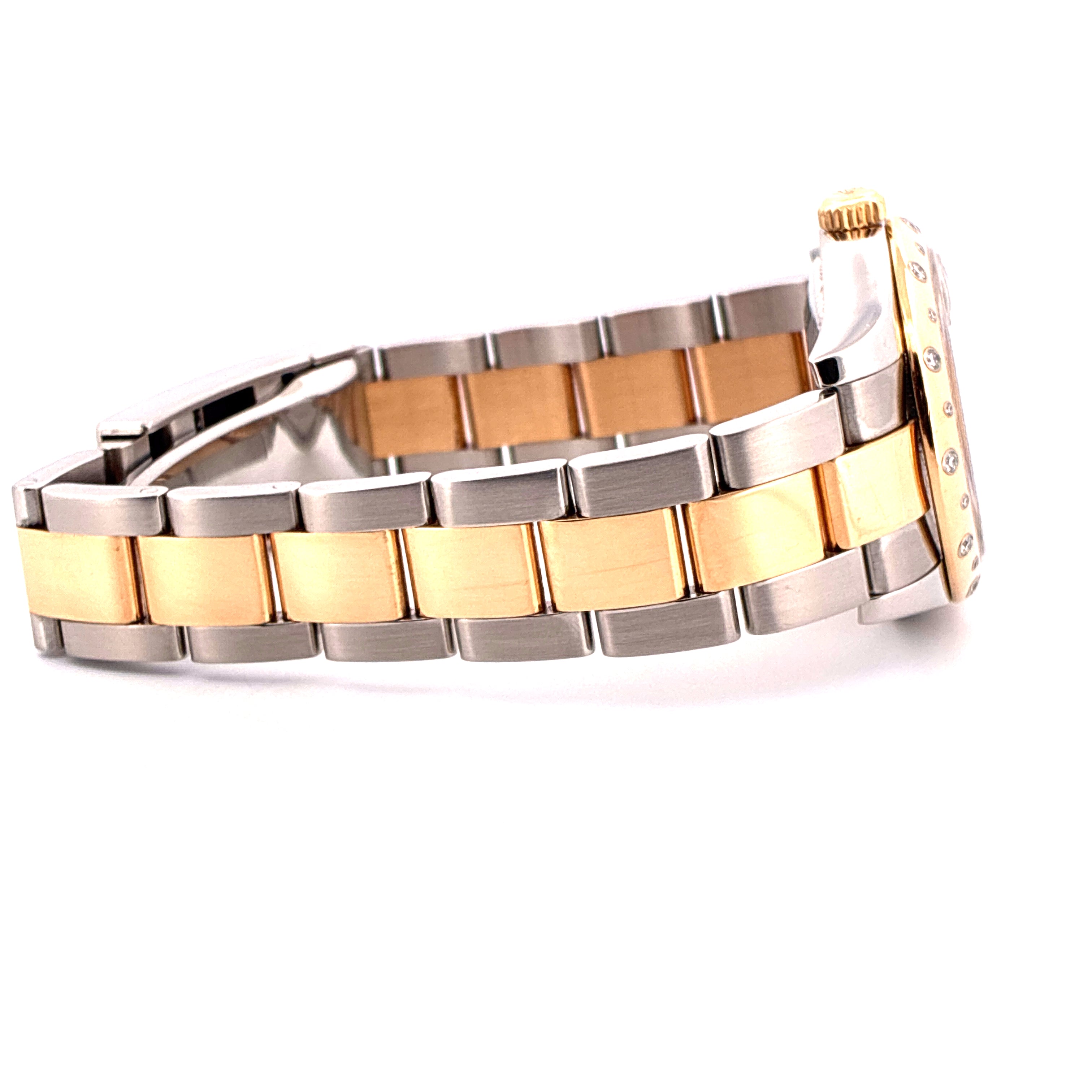 Rolex Datejust 31 mm Stahl-Gold-Kombination mit Diamantenarmband und Lünette auf weißem Hintergrund