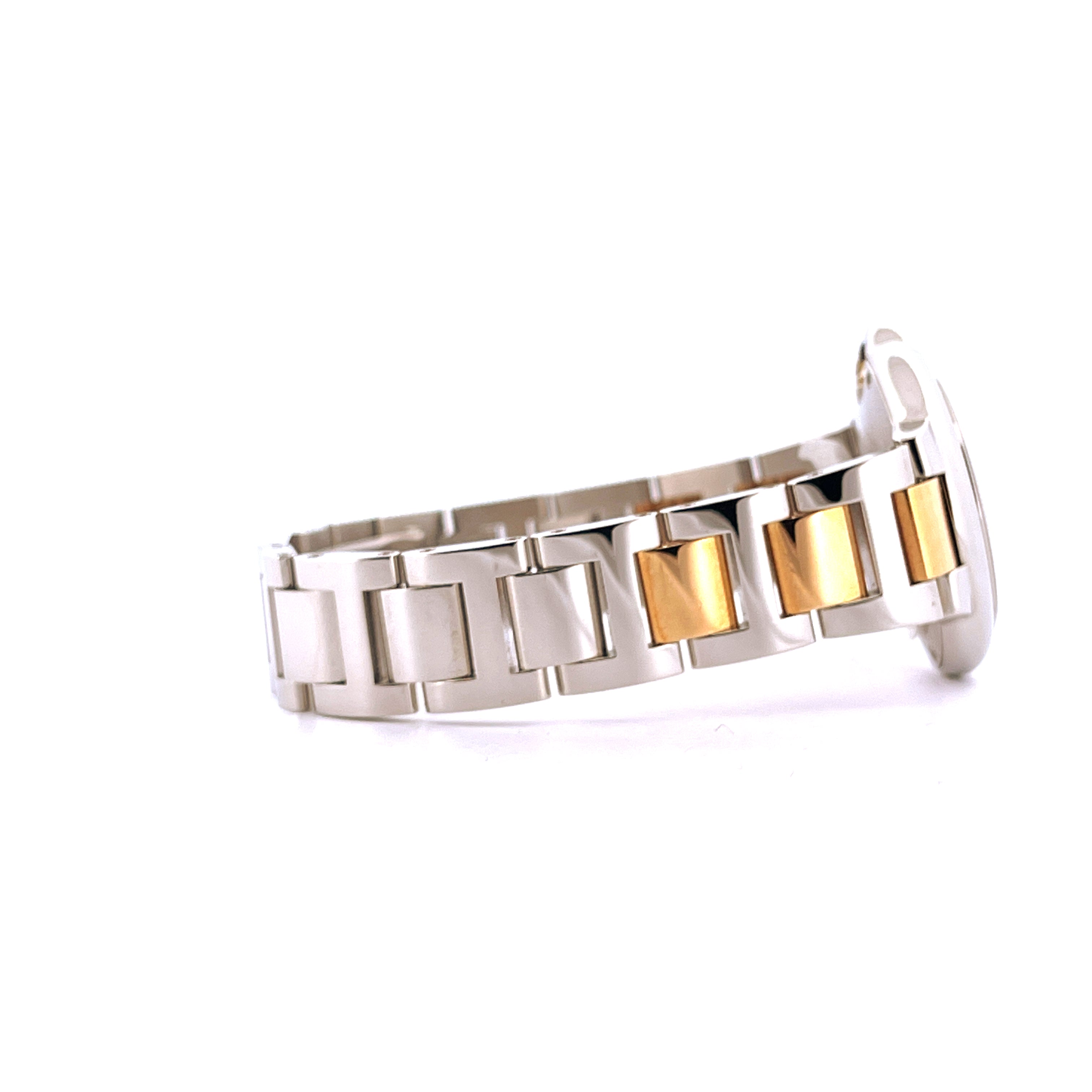 Cartier Ballon Bleu 33 mm Stahl & Gold Automatikarmband im Detail auf weißem Hintergrund