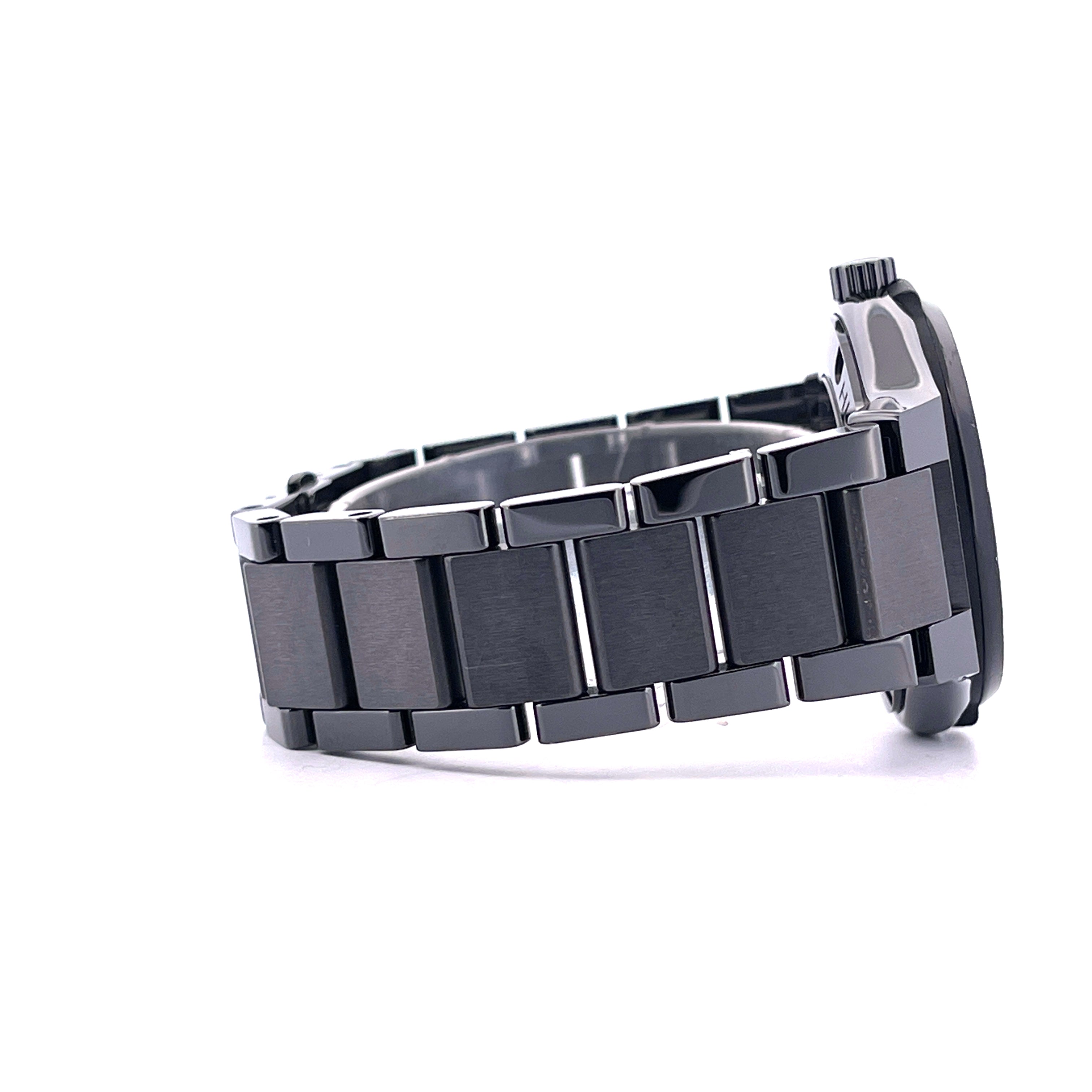 Hublot Classic Fusion Black Magic 38 mm Keramik Automatik Uhr mit schwarzem Band Seitenansicht