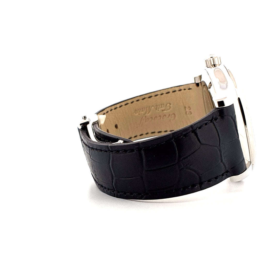 Seitenansicht eines neuen Frederique Constant Runabout Moonphase mit schwarzem Krokodillederarmband