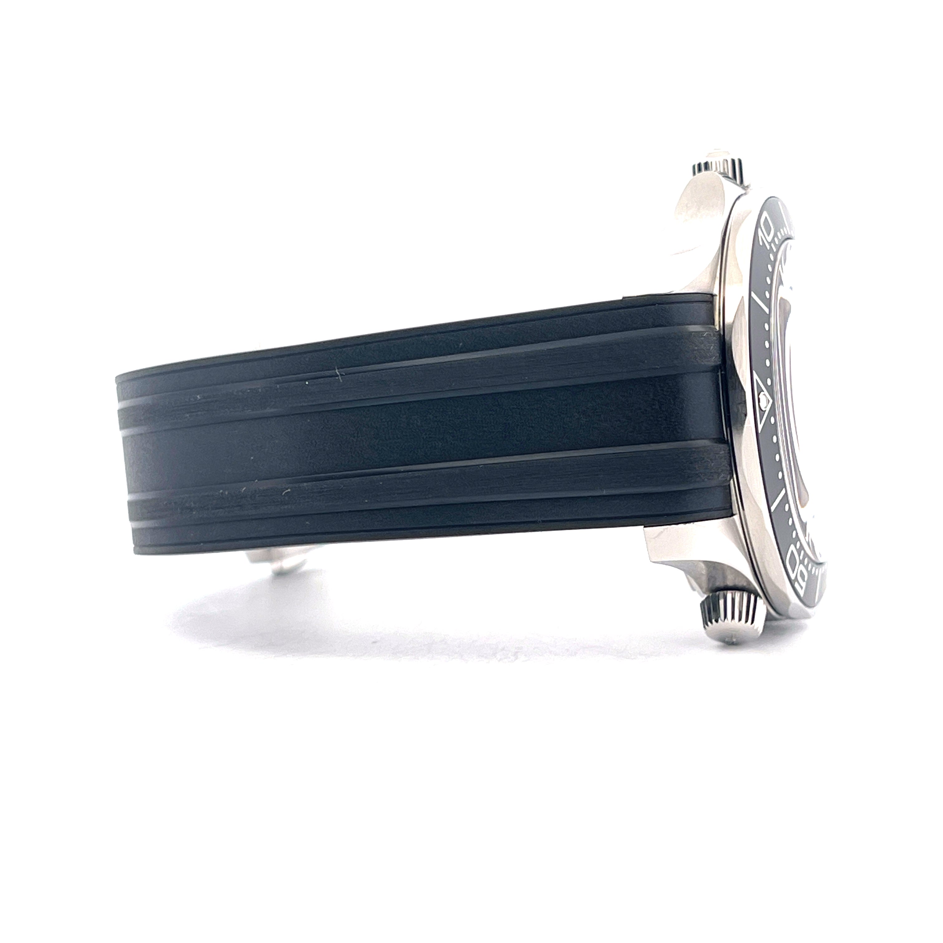 Seamaster Diver 300 No Date / like new / incl Milanaise Bracelet -2025-