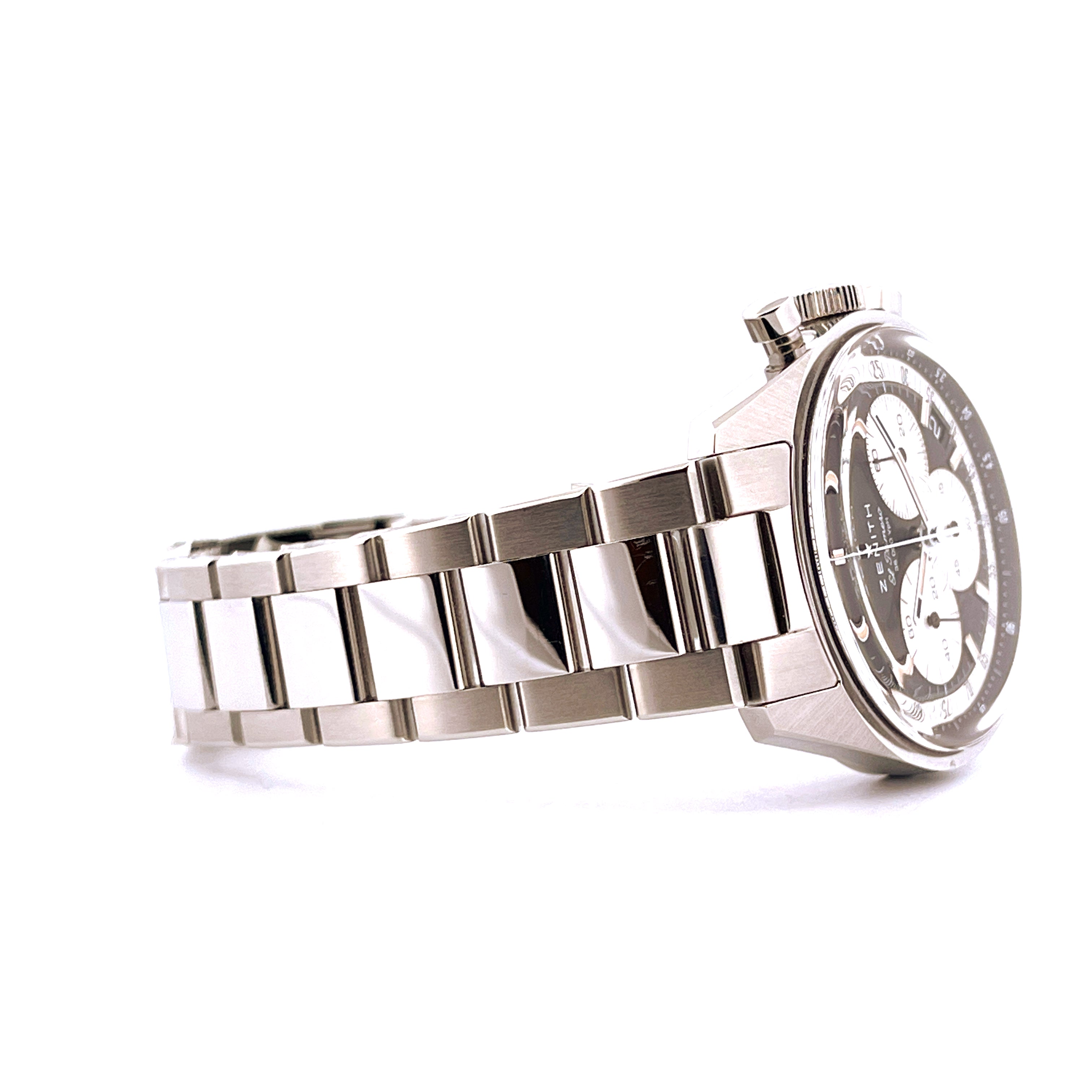 Zenith Chronomaster Original 38mm Edelstahl an seitlicher Draufsicht auf weißem Hintergrund
