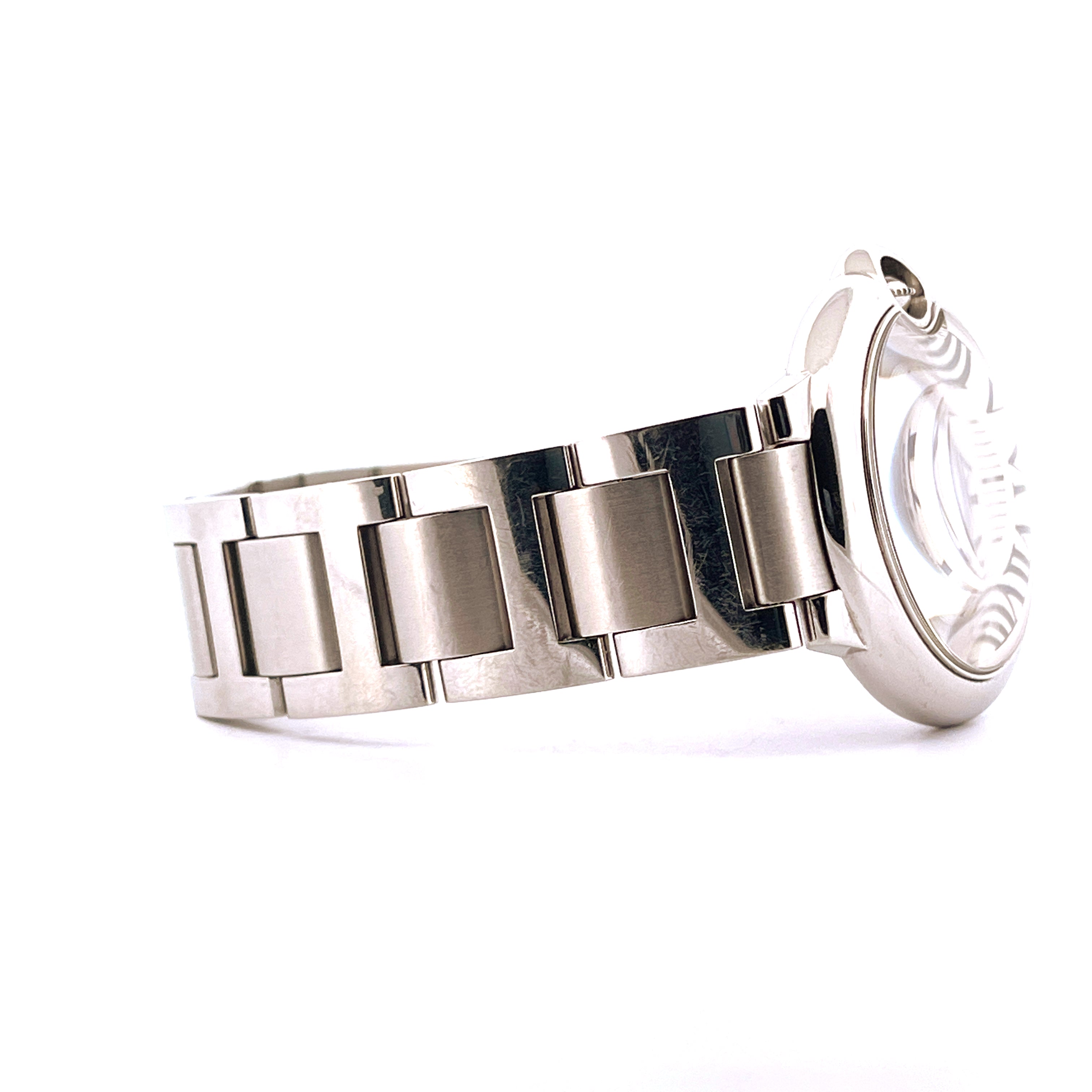Cartier Ballon Bleu 3005 im Profil aus Edelstahl mit poliertem Armband und dezentem Zifferblatt