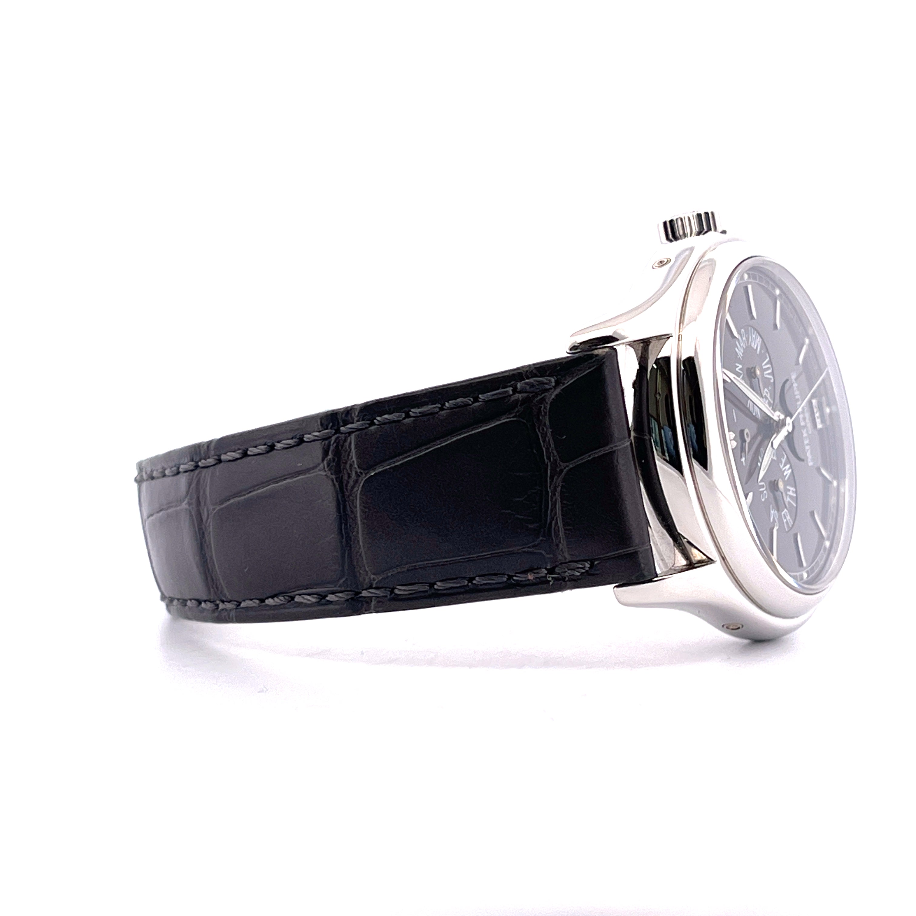 Patek Philippe 5146P-001 im Profil mit schwarzem Krokodilarmband und Platingehäuse