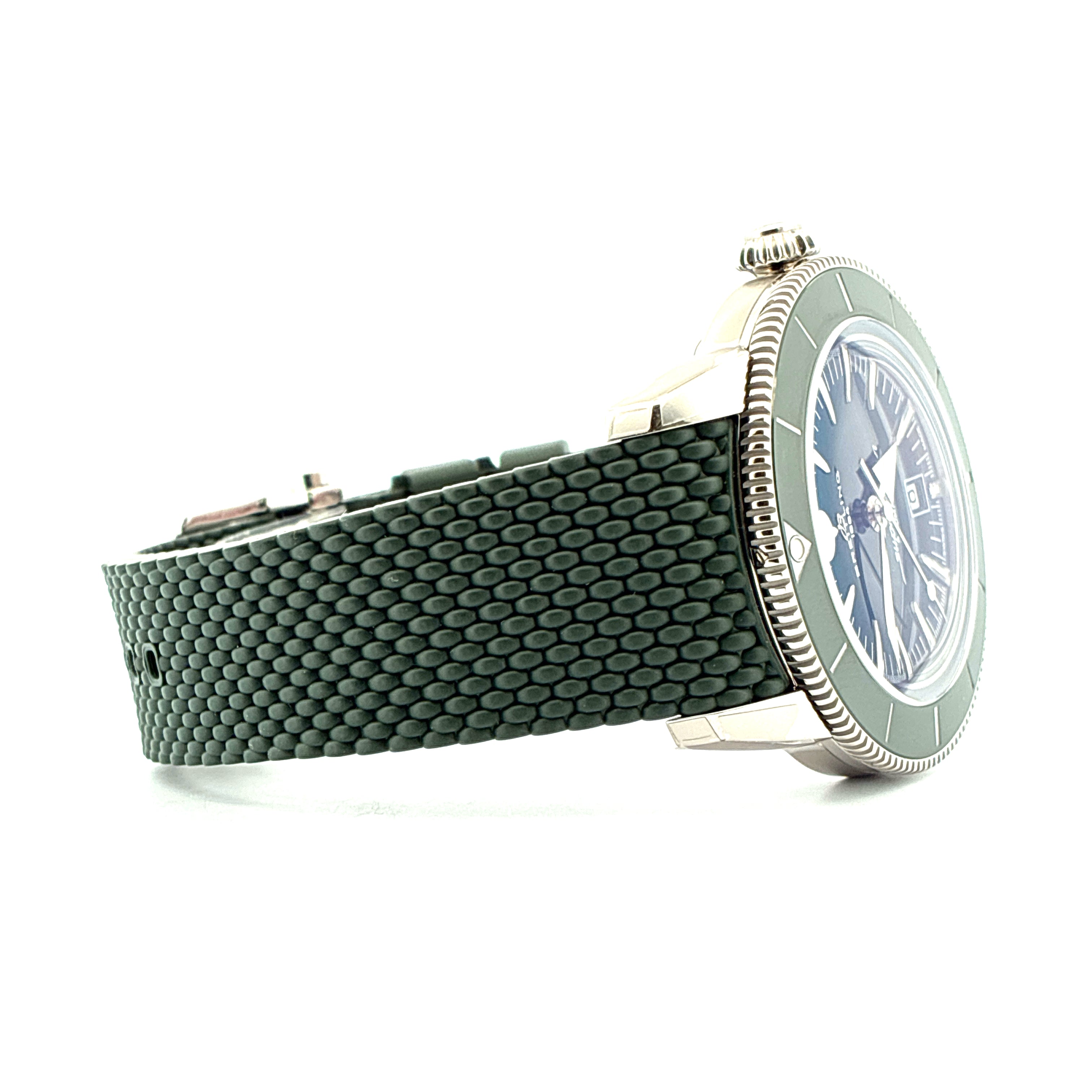 Superocean Heritage B31 Automatic 44 Breitling Super Ocean Green Dial / Like New / 2025 / Box & Papers