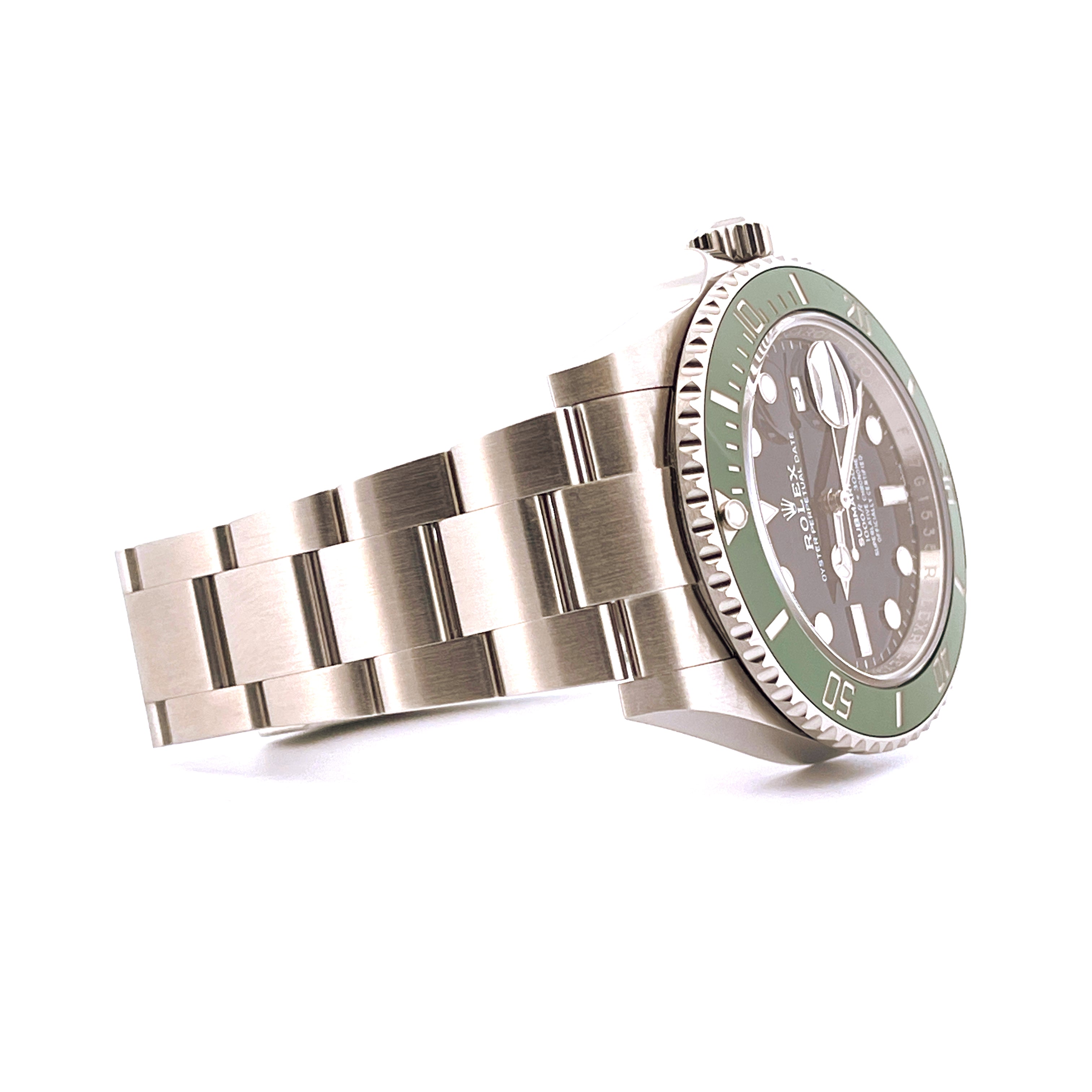 Rolex Submariner Date Starbucks 2023 von der Seite mit grünem Keramik-Inlay und Stahlarmband