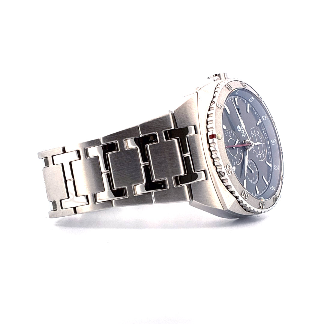 Tutima Saxon One Chronograph Stahl Automatik mit dunkelgrauem Zifferblatt und Metallarmband