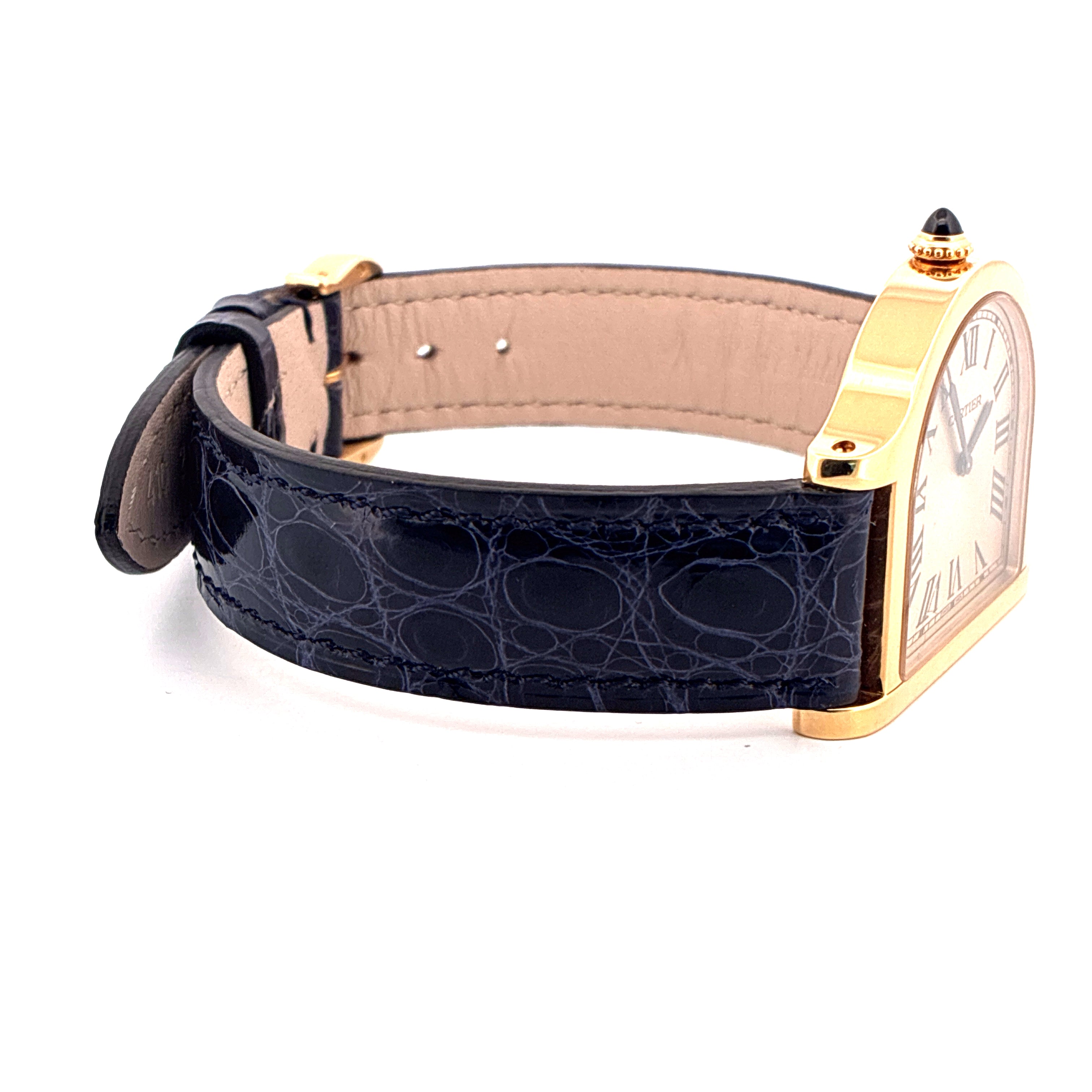 Cartier Cloche de Cartier aus Gelbgold mit dunkelblauem Krokolederarmband in Seitenansicht