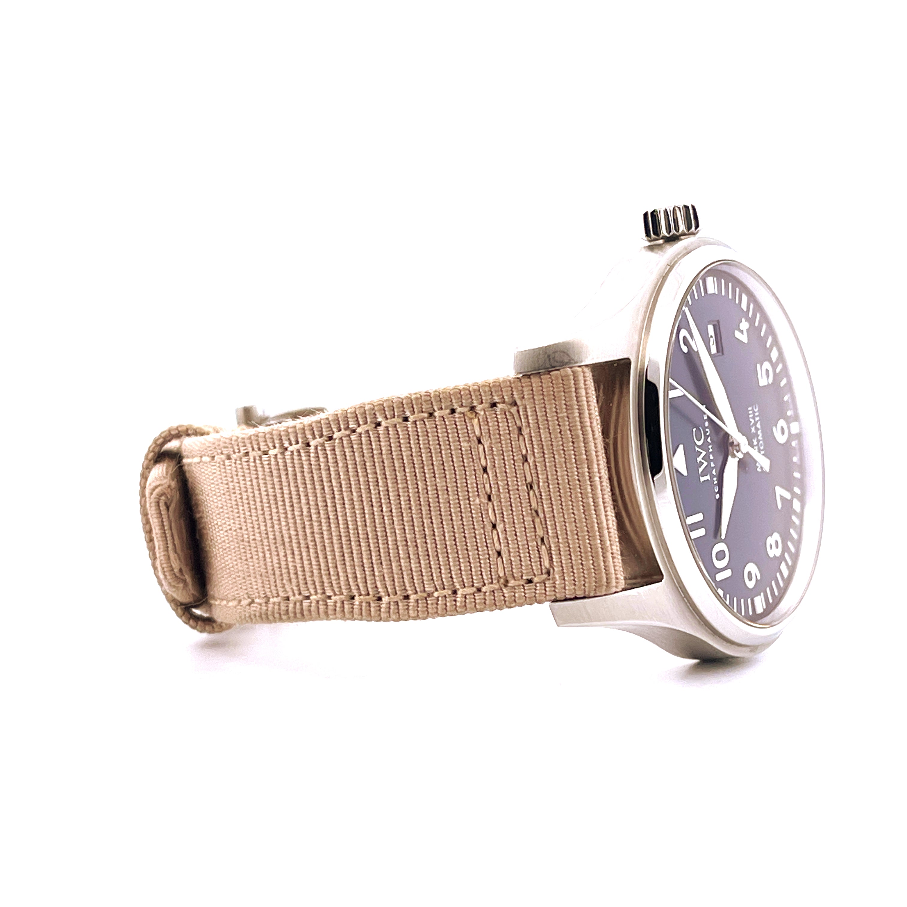 IWC Mark XVIII Le Petit Prince Uhr in Edelstahl mit Stoffarmband in heller Sandfarbe von der Seite