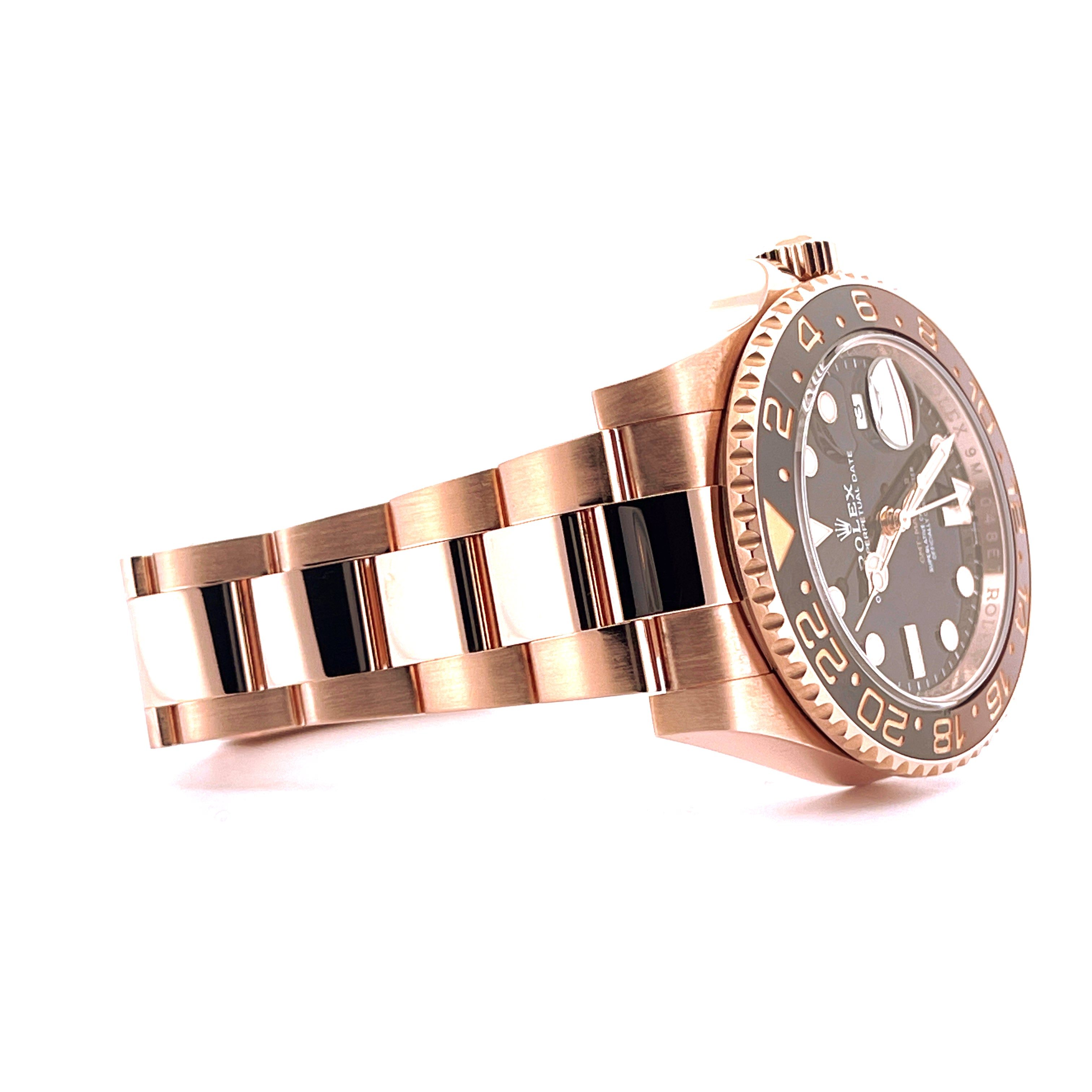 Rolex GMT-Master II Full Everose Roségold Uhr im Profil auf weißem Hintergrund