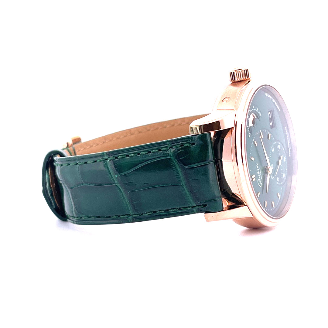 Glashütte Original PanoMaticLunar Rosegold Green mit grünem Alligatorlederarmband Seitenansicht