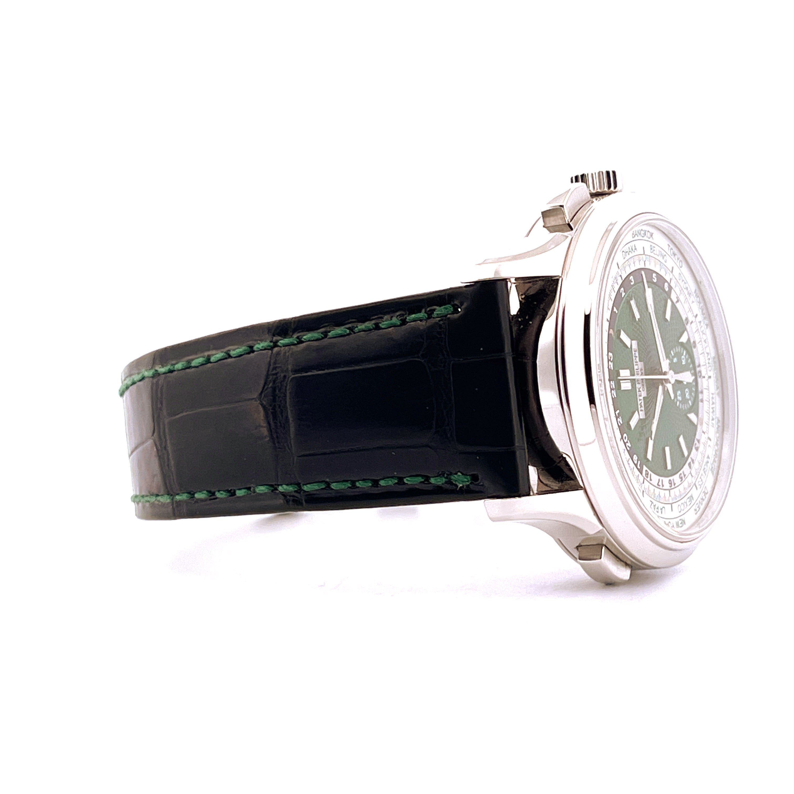 Patek Philippe World Time Flyback Chronograph 5930P-001 in Platin mit grünem Zifferblatt und schwarzem Alligatorlederband