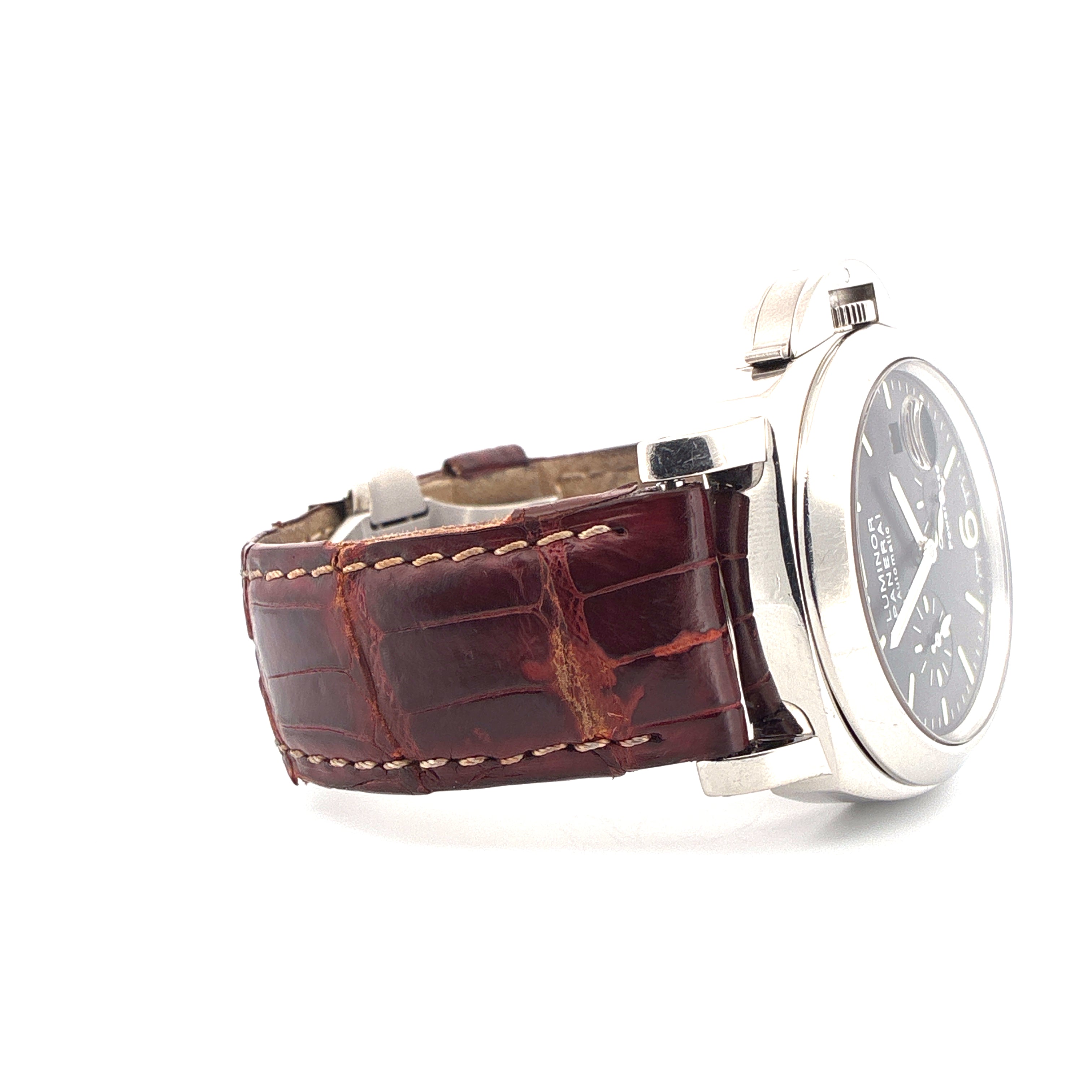 Panerai Luminor Power Reserve 44 mm Edelstahl Uhr mit braunem Kroko-Lederarmband im Profil