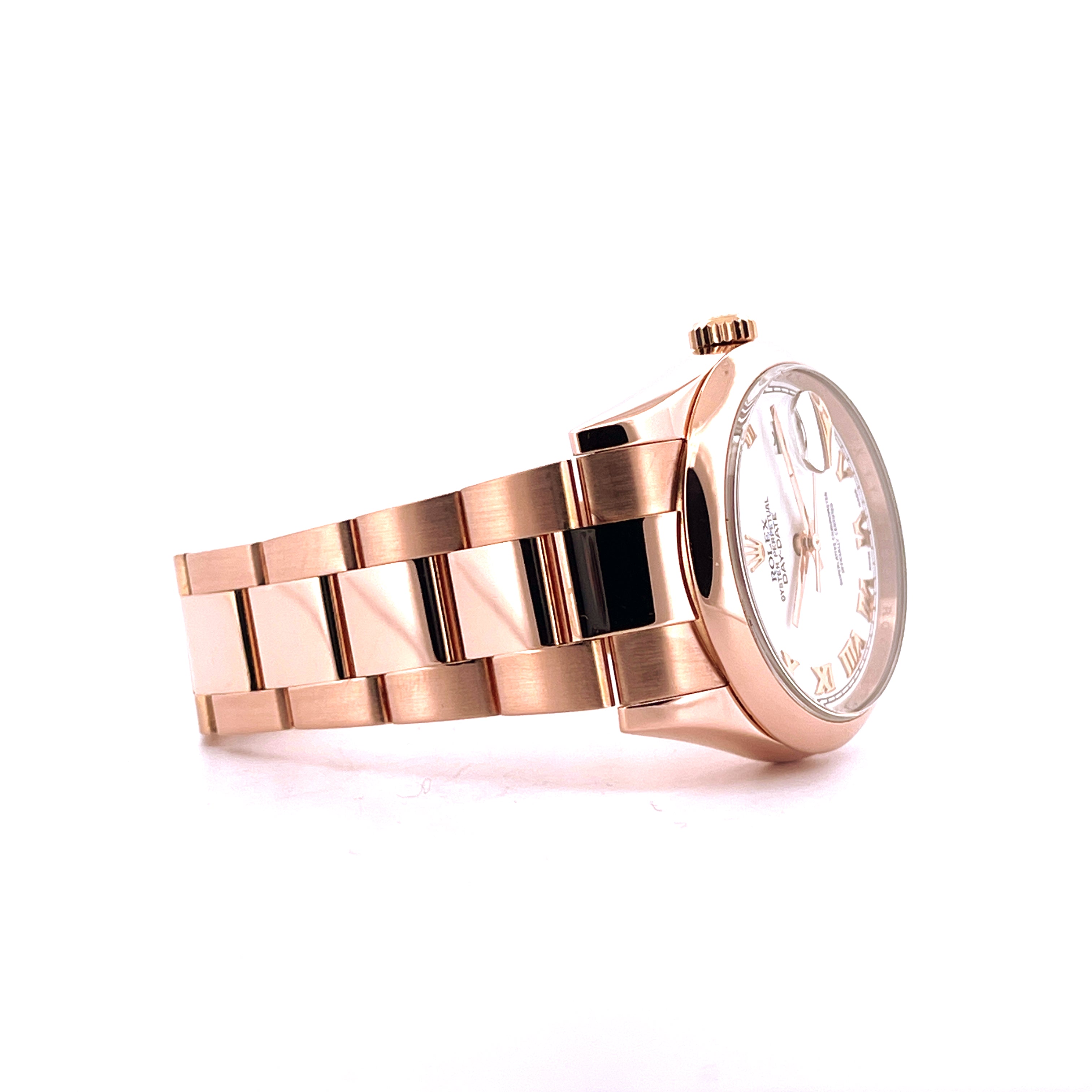 Rolex Day-Date 36mm Roségold Uhr im Profil auf weißem Hintergrund