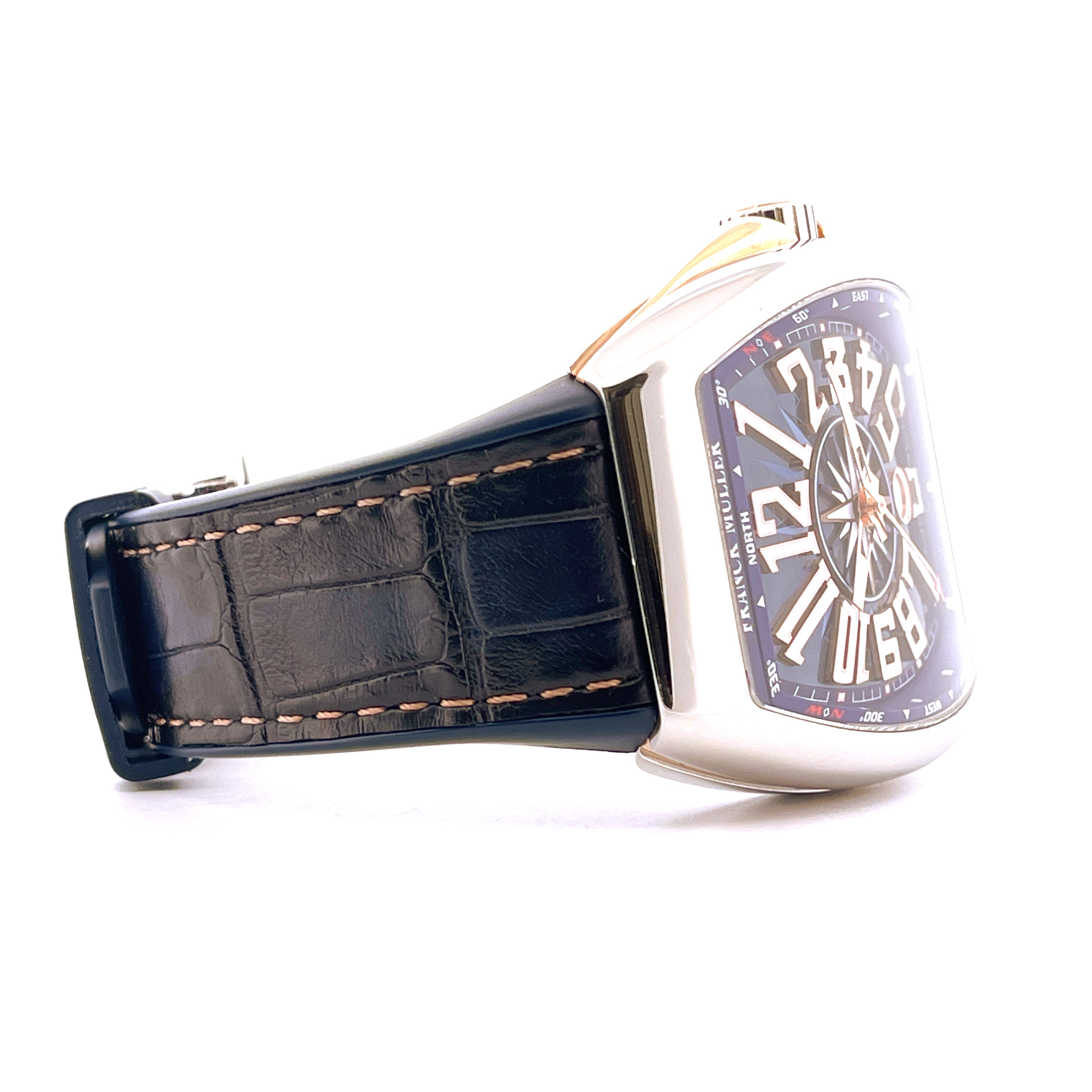 Franck Muller Vanguard Automatik Herrenuhr mit blauem Zifferblatt und Kroko-Lederarmband seitlich aufgenommen