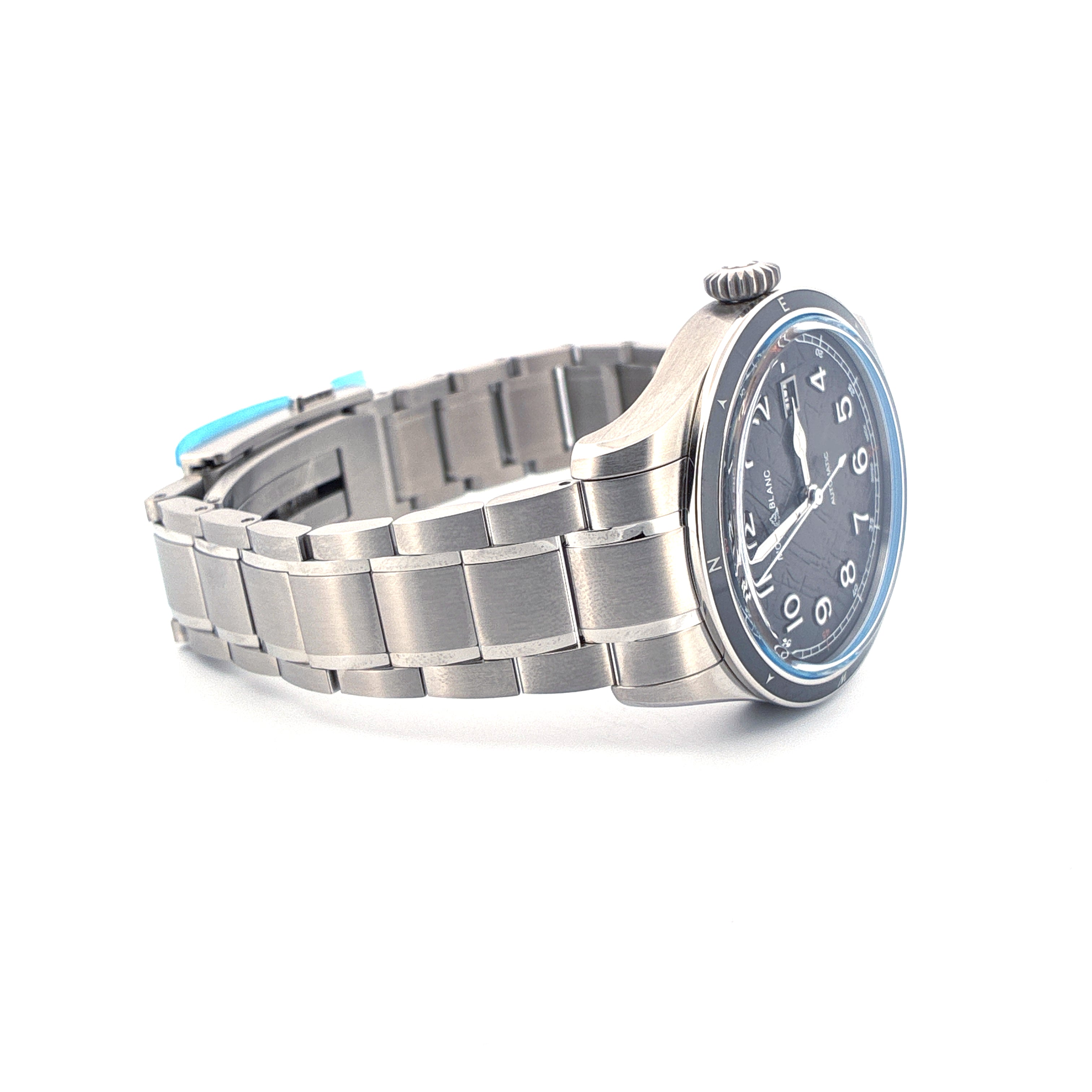 Montblanc 1858 Automatic Date 0 Oxygen The 8000, Edelstahl Automatik mit dunklem Zifferblatt und Edelstahlarmband
