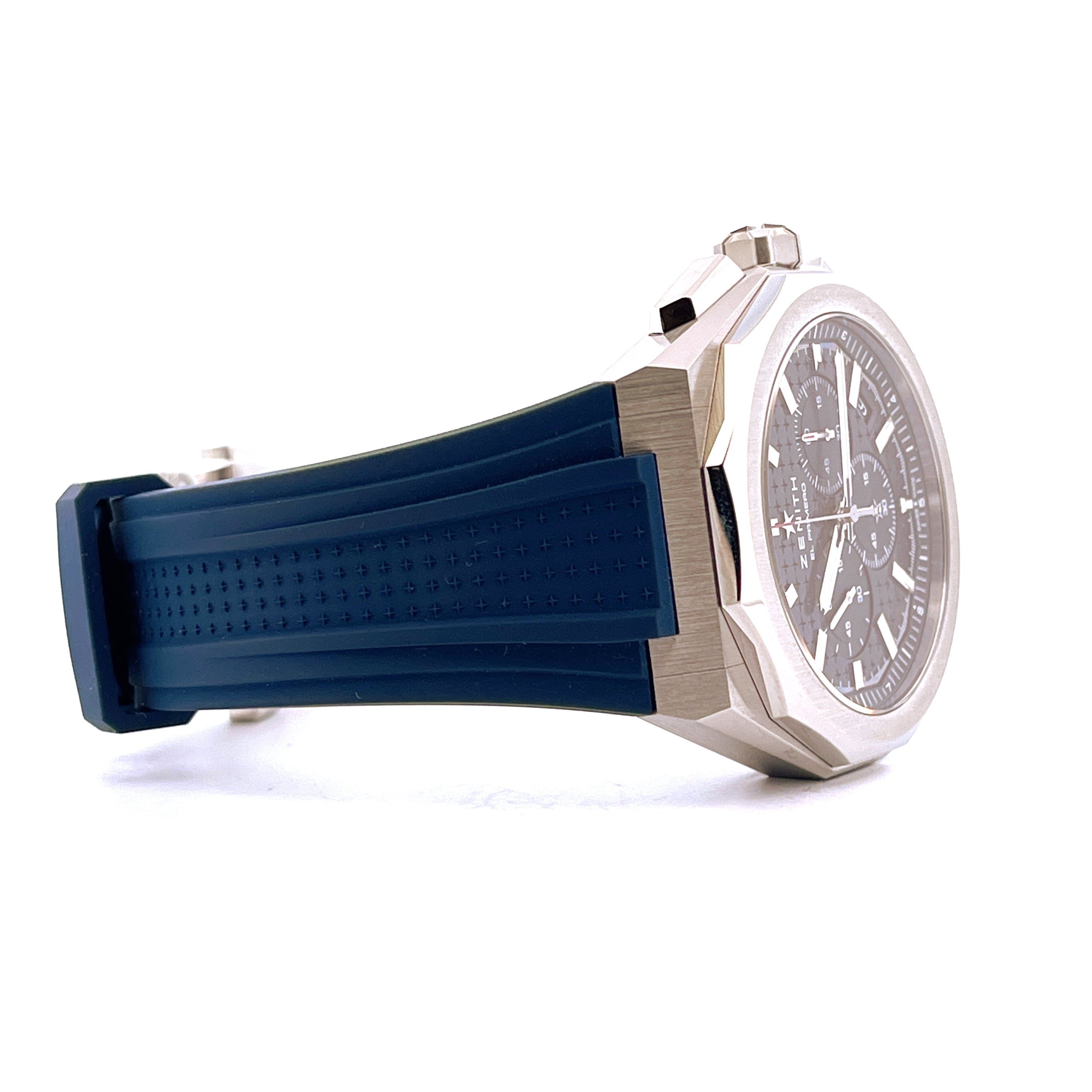 Zenith Defy Skyline Blue Armbanduhr aus Edelstahl mit blauem Kautschukarmband in Seitenansicht