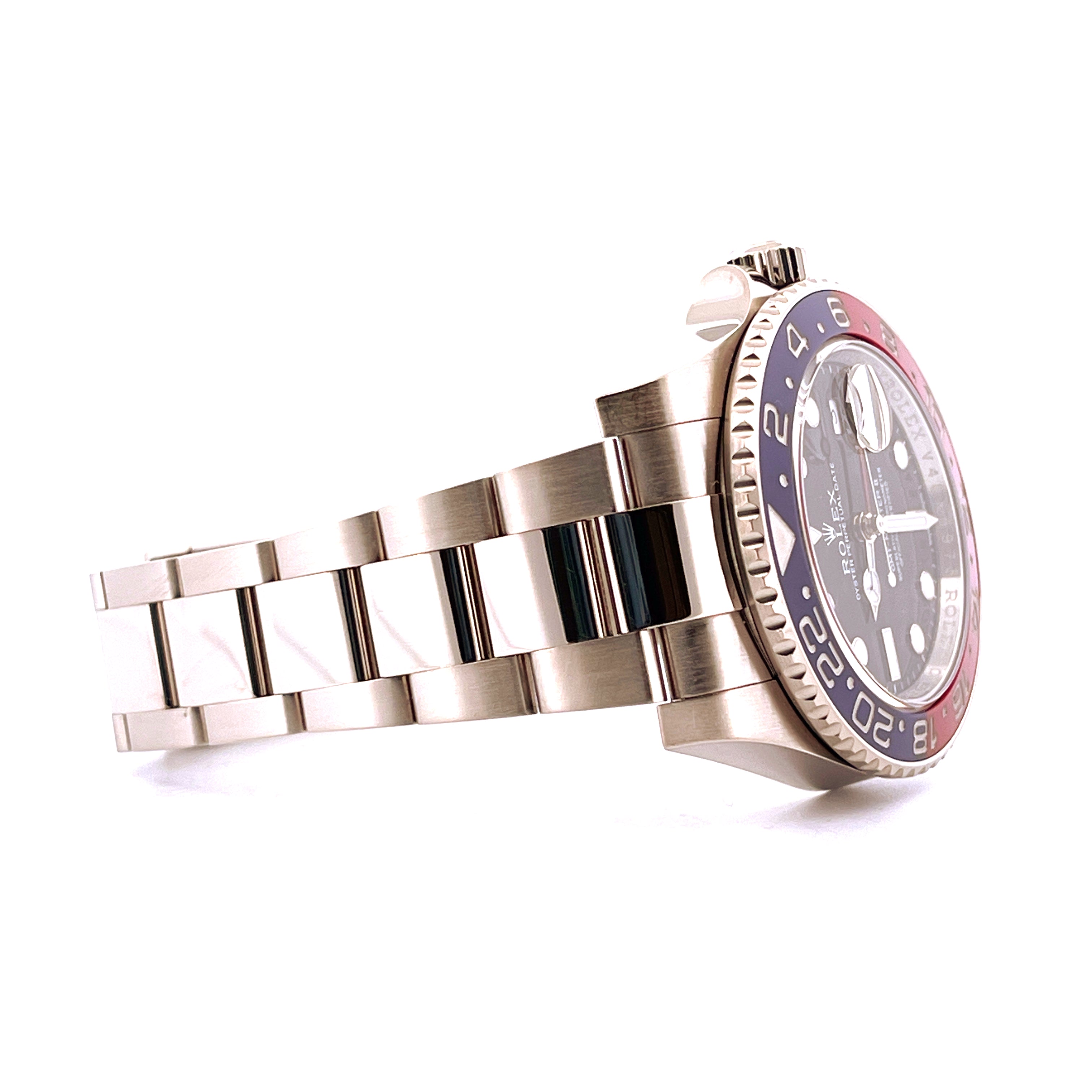Rolex GMT-Master II Whitegold "Pepsi" von der Seite mit Lünette und bicolor-Armband