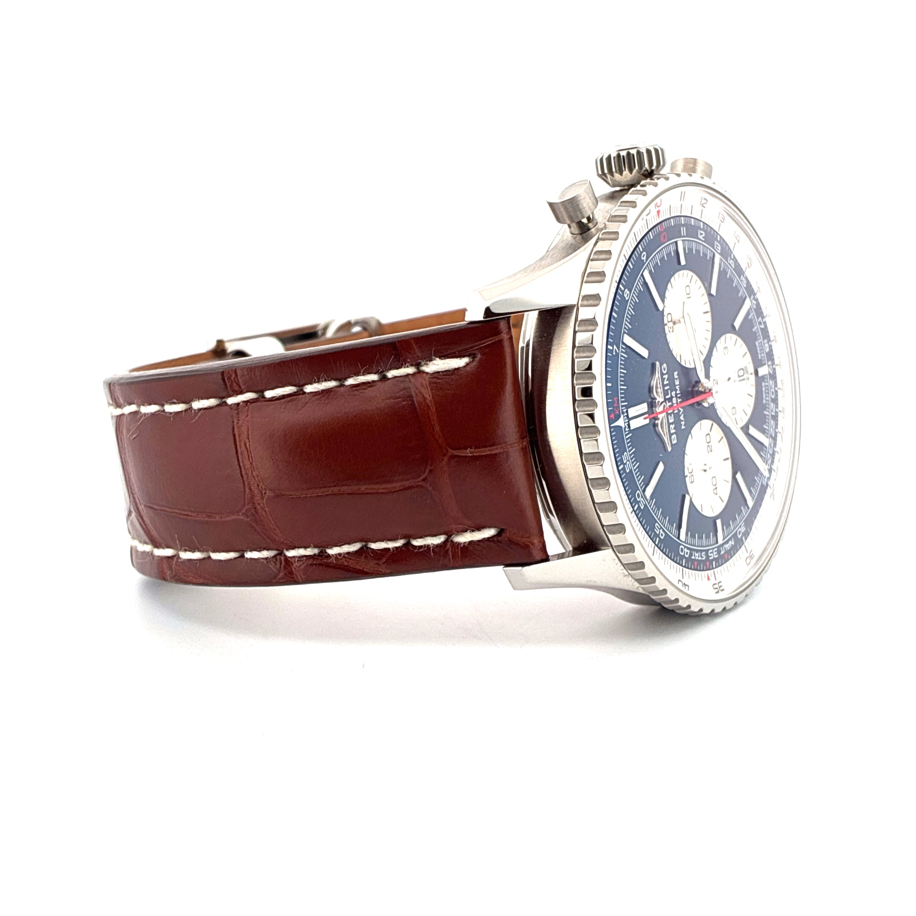 Breitling Navitimer B01 Chronograph 46 mit blauem Zifferblatt und braunem Lederarmband
