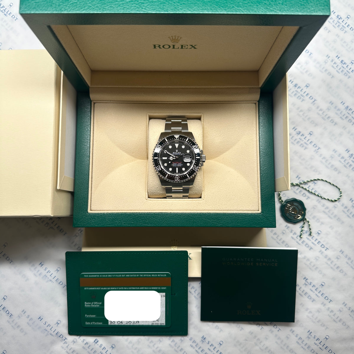 Sea-Dweller 126600 / Box and Paper / very good Condition / 2020