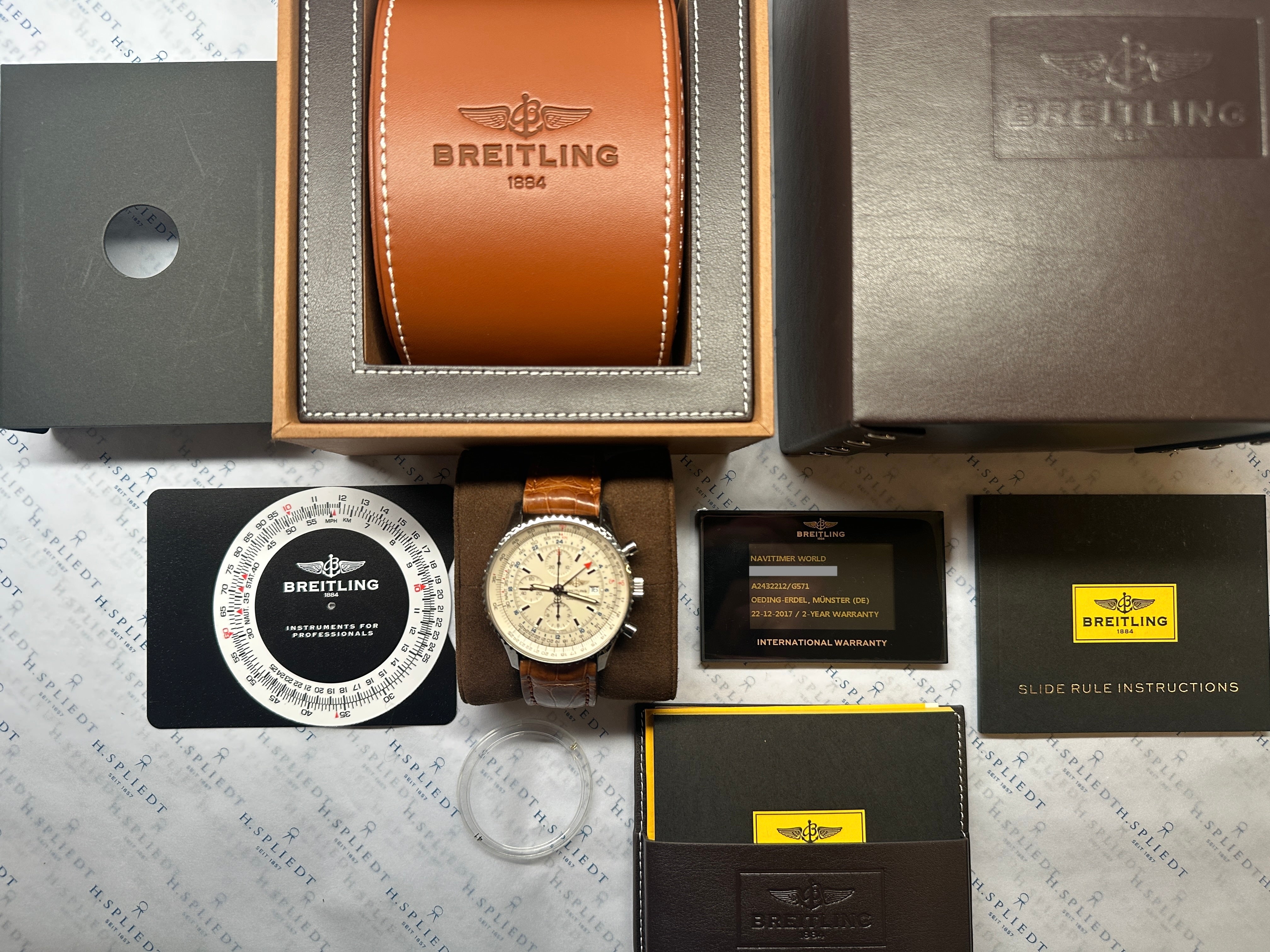 Navitimer World / Full Set / -2017-