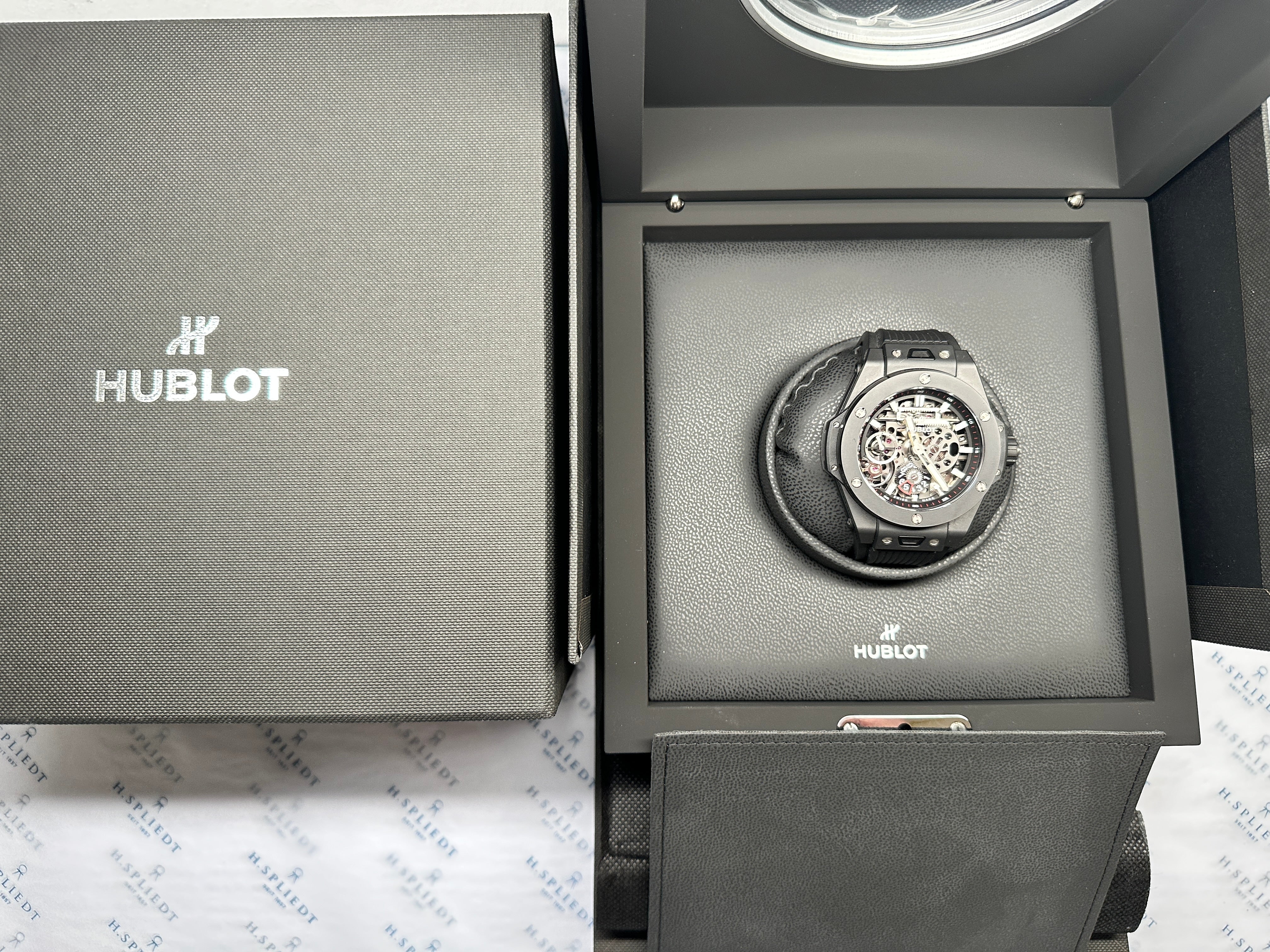 Hublot Big Bang MECA 10 Uhr in schwarzer Keramik in der originalen Hublot Verpackung