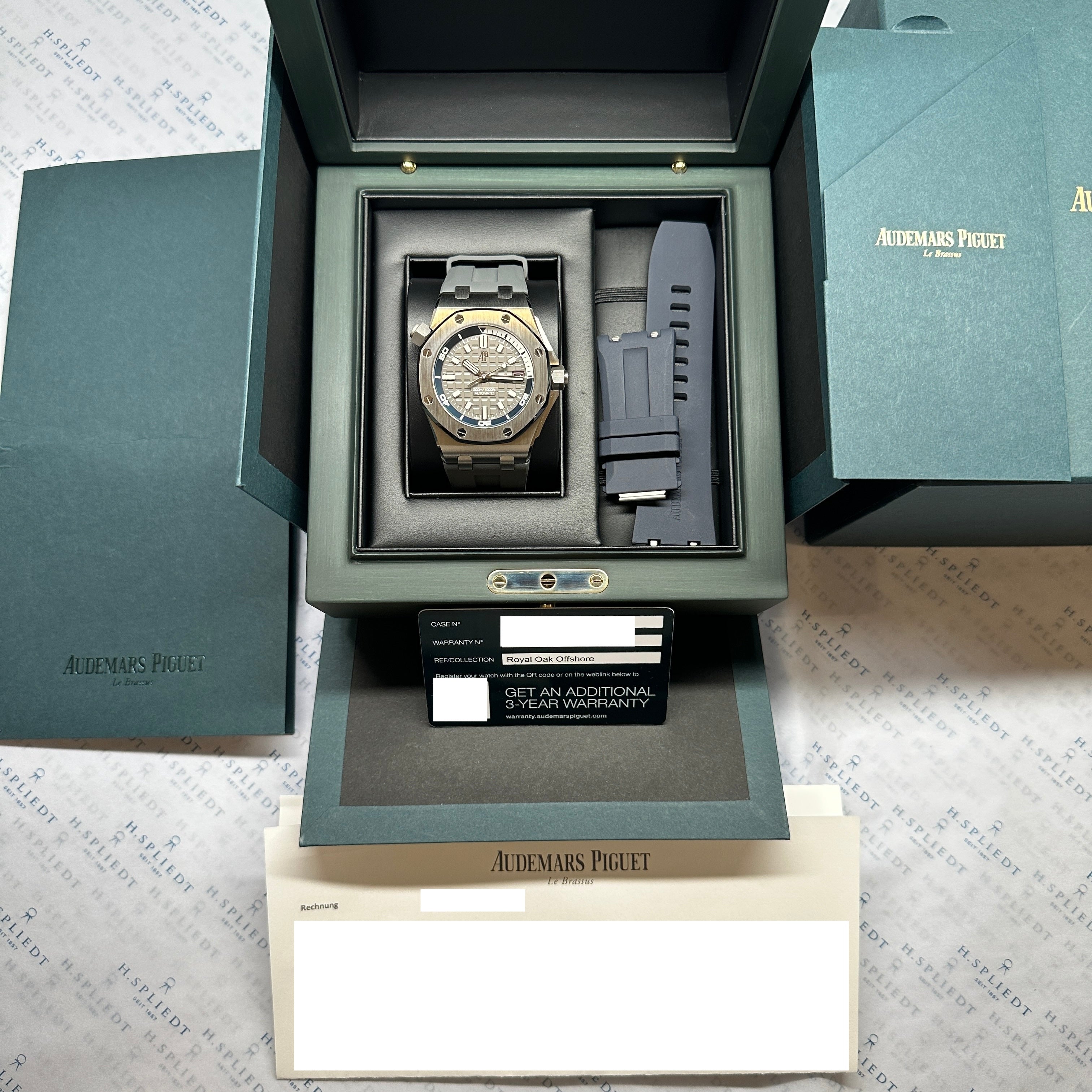 Royal Oak Offshore Diver Brand new / Blue / Stickers / Full-Set 2021