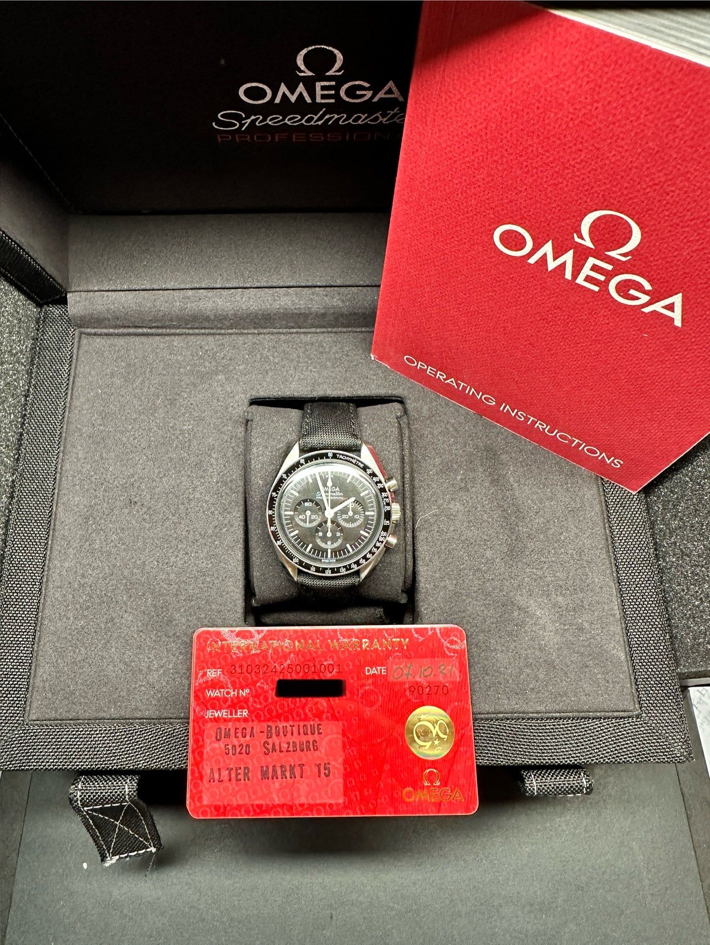 Omega Speedmaster Moonwatch Hesalit Nylon (2021)
