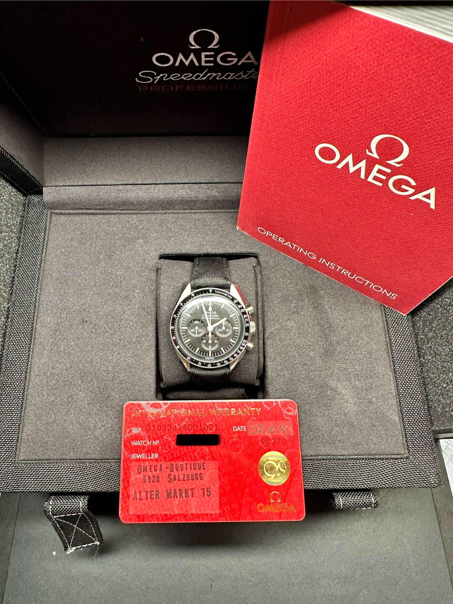 Omega Speedmaster Moonwatch Hesalit Nylon 2021 in Box mit Garantiekarte Frontansicht