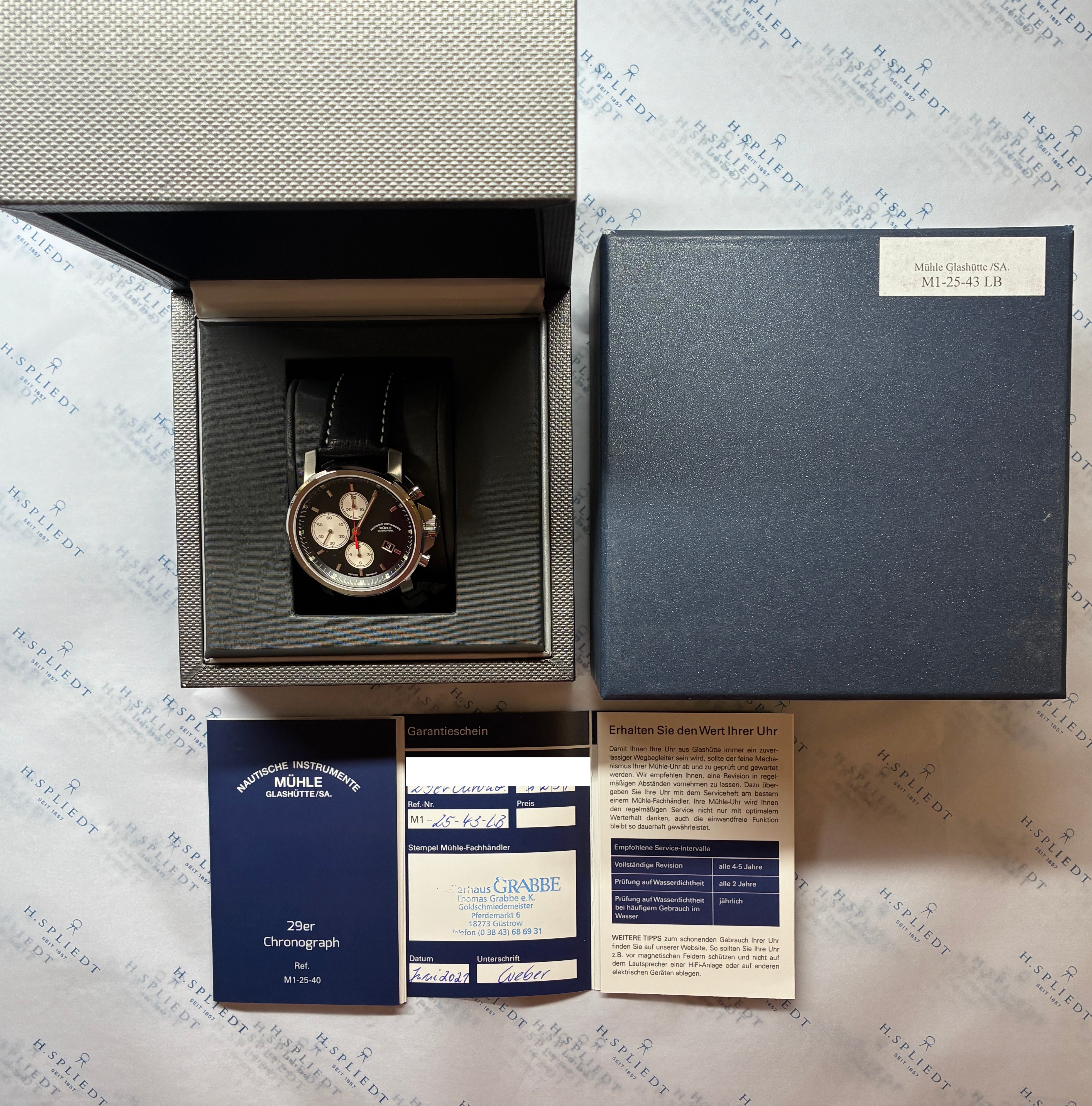 Mühle Glashütte 29er Chronograph Full-Set 2021 in Stahl mit schwarzem Lederband, sehr guter Zustand