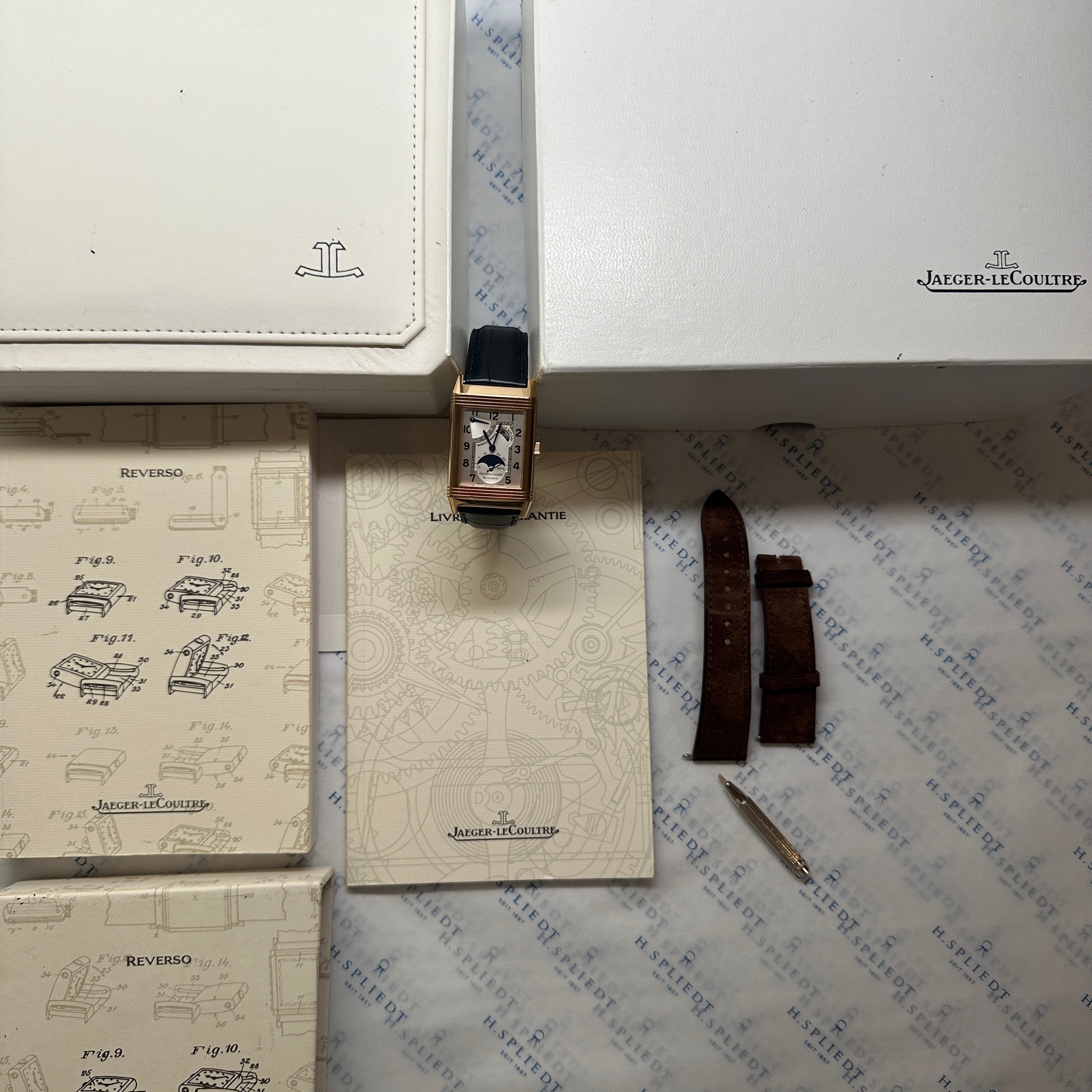 Reverso Sun Moon Roségold / 2 Straps / Leatherstrap new / On stock / 2 years Warranty / Box and Documents / pretty good Condition / Ref. 270.2.63