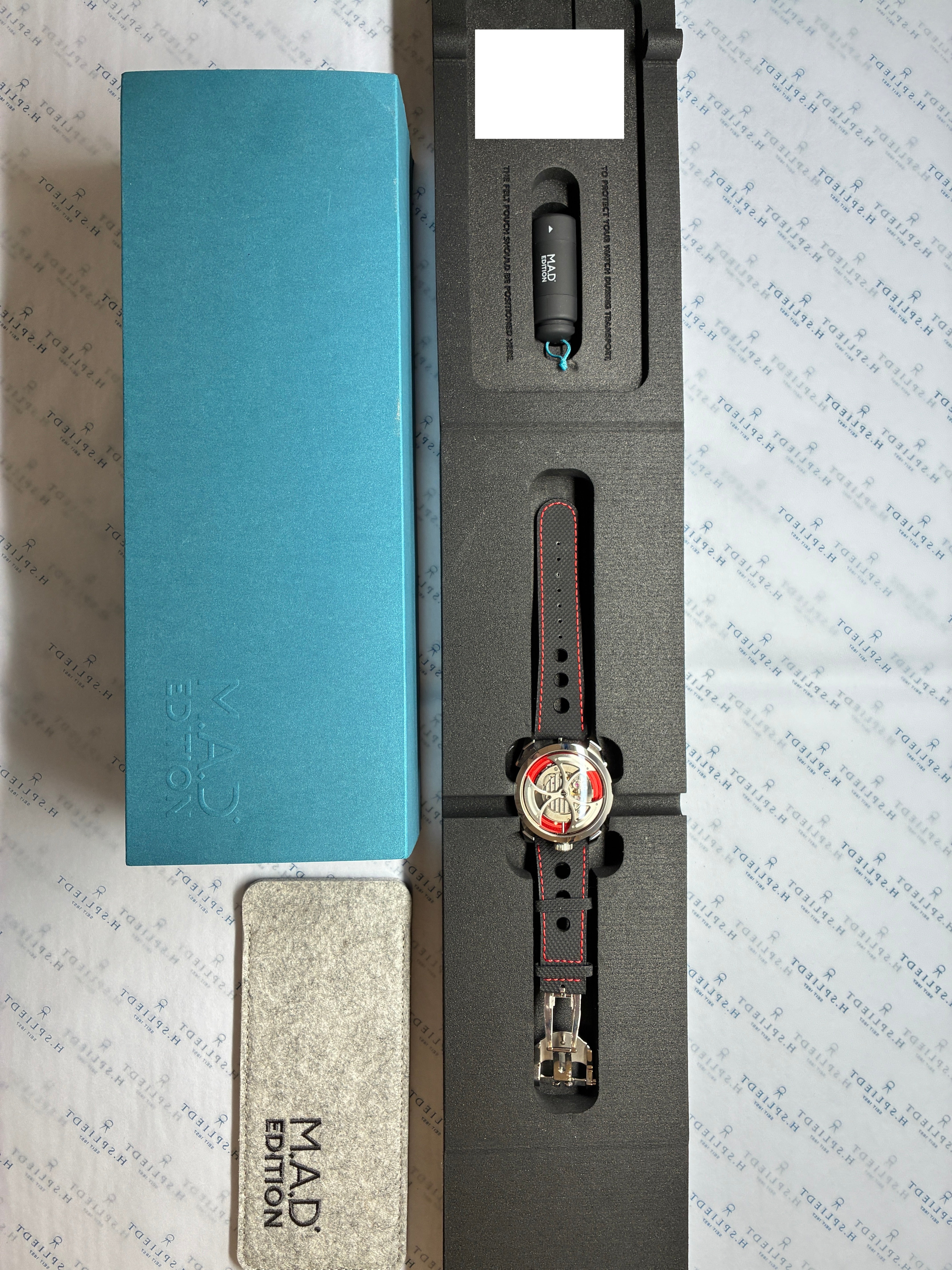 M.A.D. 1 Edition von Mb&f im Full-Set mit blaue Box, Filzschutz, Uhr und schwarzem Armband