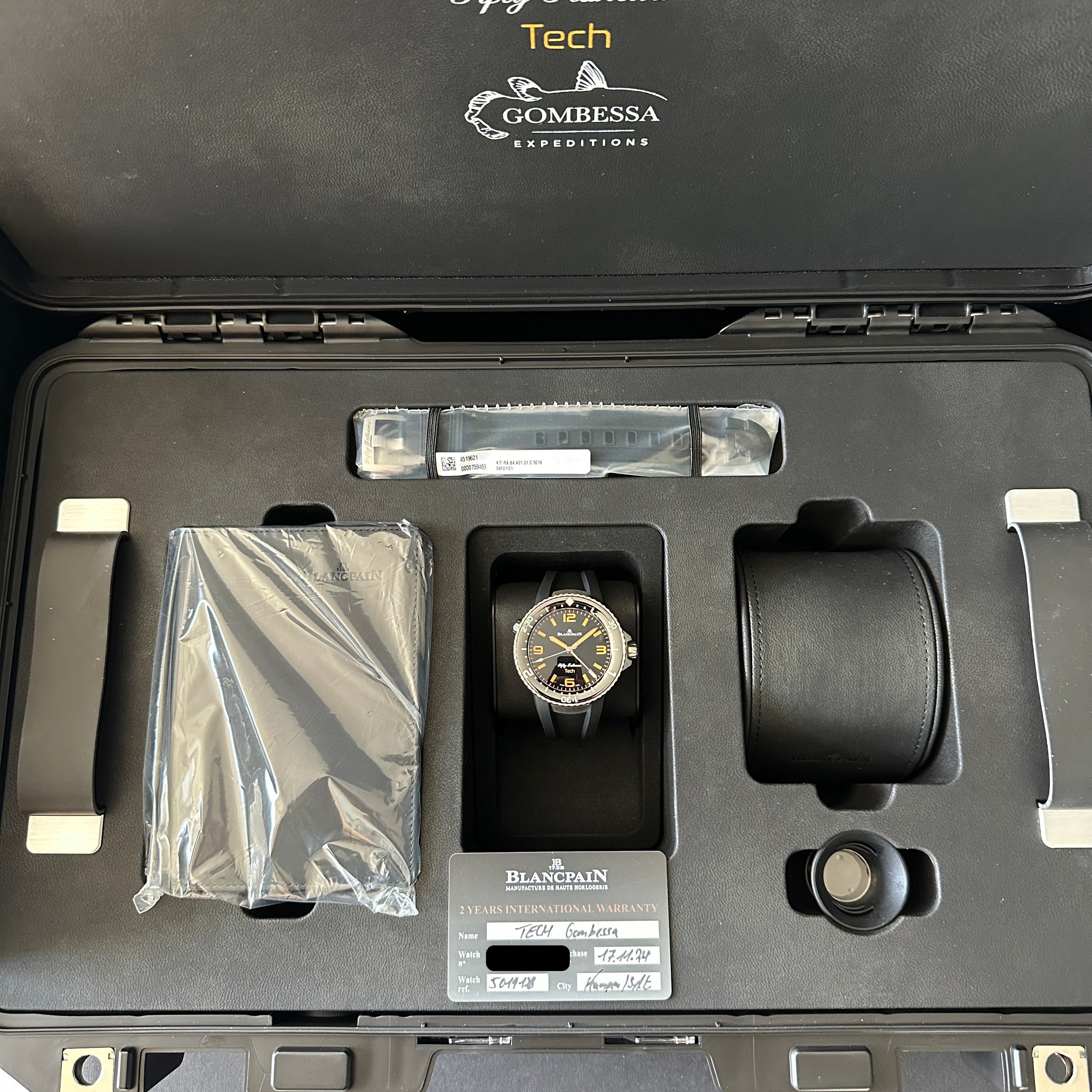70th Anniversary Act 2: Tech Gombessa / 2nd Strap / Titan / perfect Condition / Premium Full Set / Germany Nov. 2024