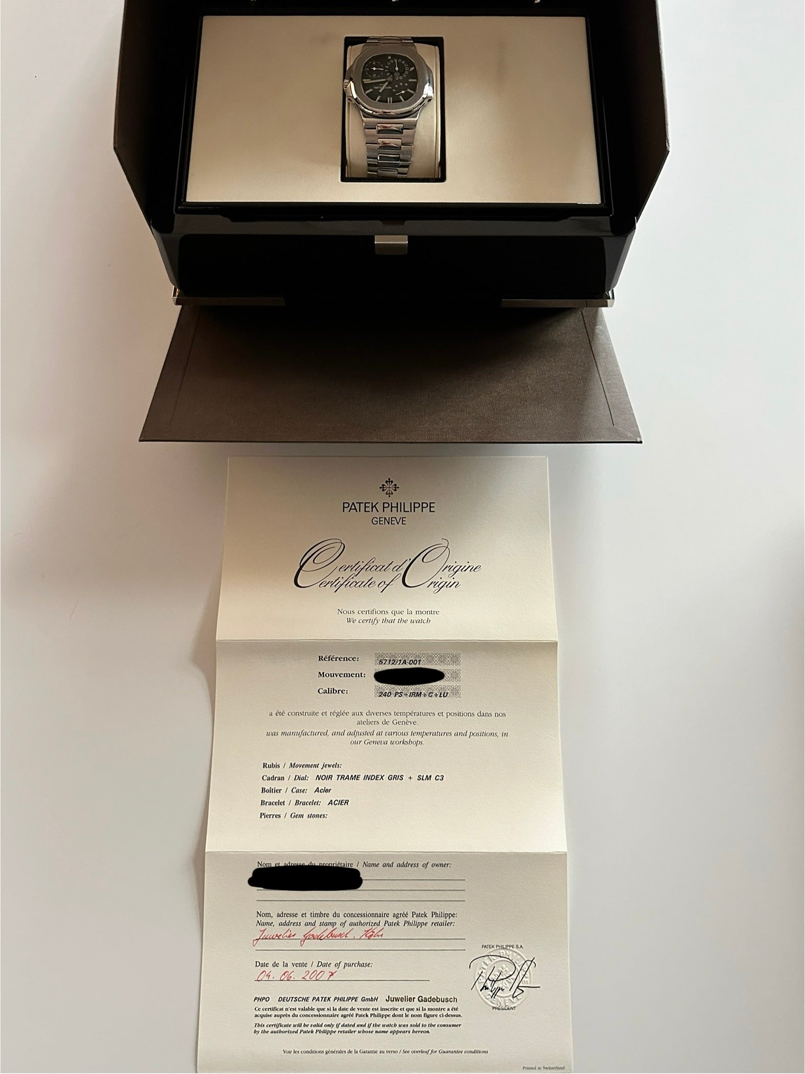 Patek Philippe - Patek Philippe Nautilus 5712/1A-001 - Juwelier Spliedt