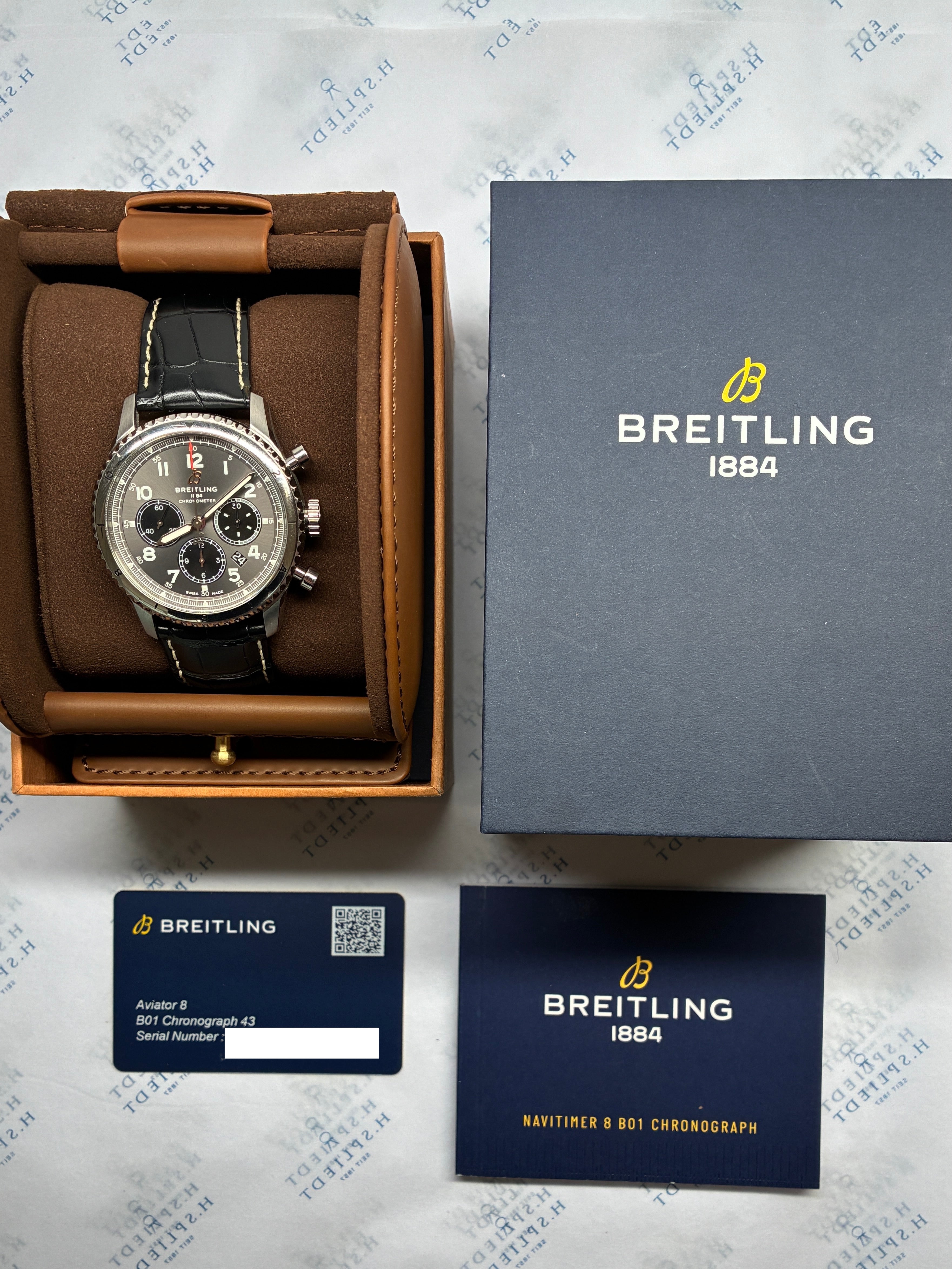 Breitling Aviator 8 B01 Chronograph 43mm Stahl in brauner Box mit Papieren