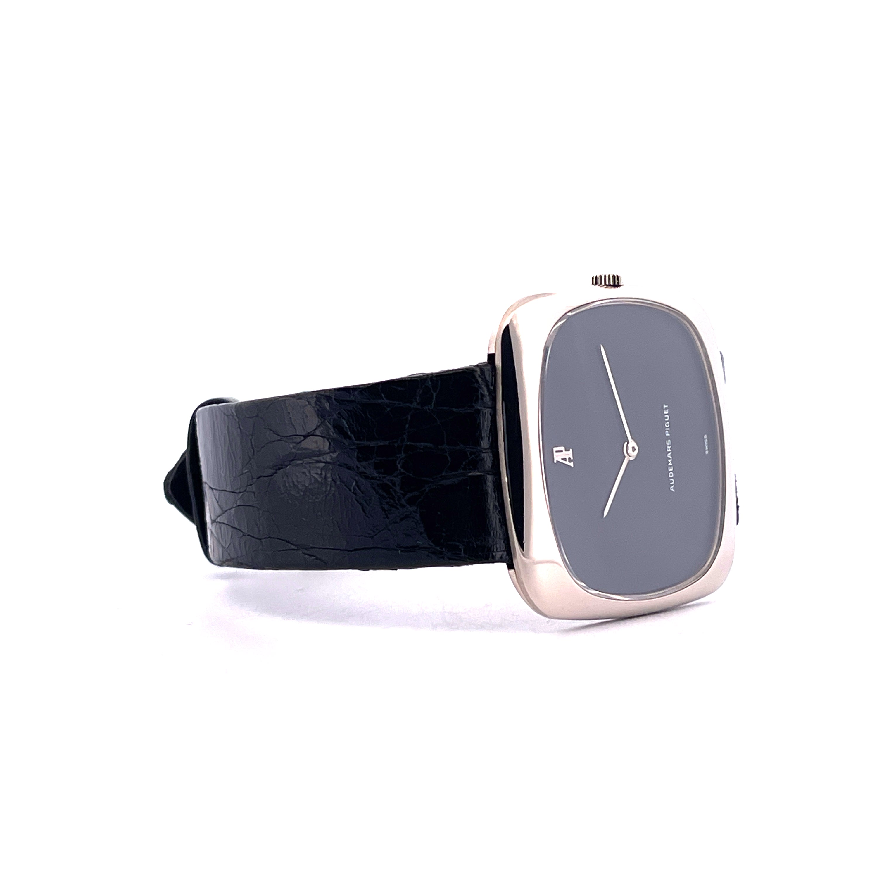 Jumbo TV / Black Dial / White Gold