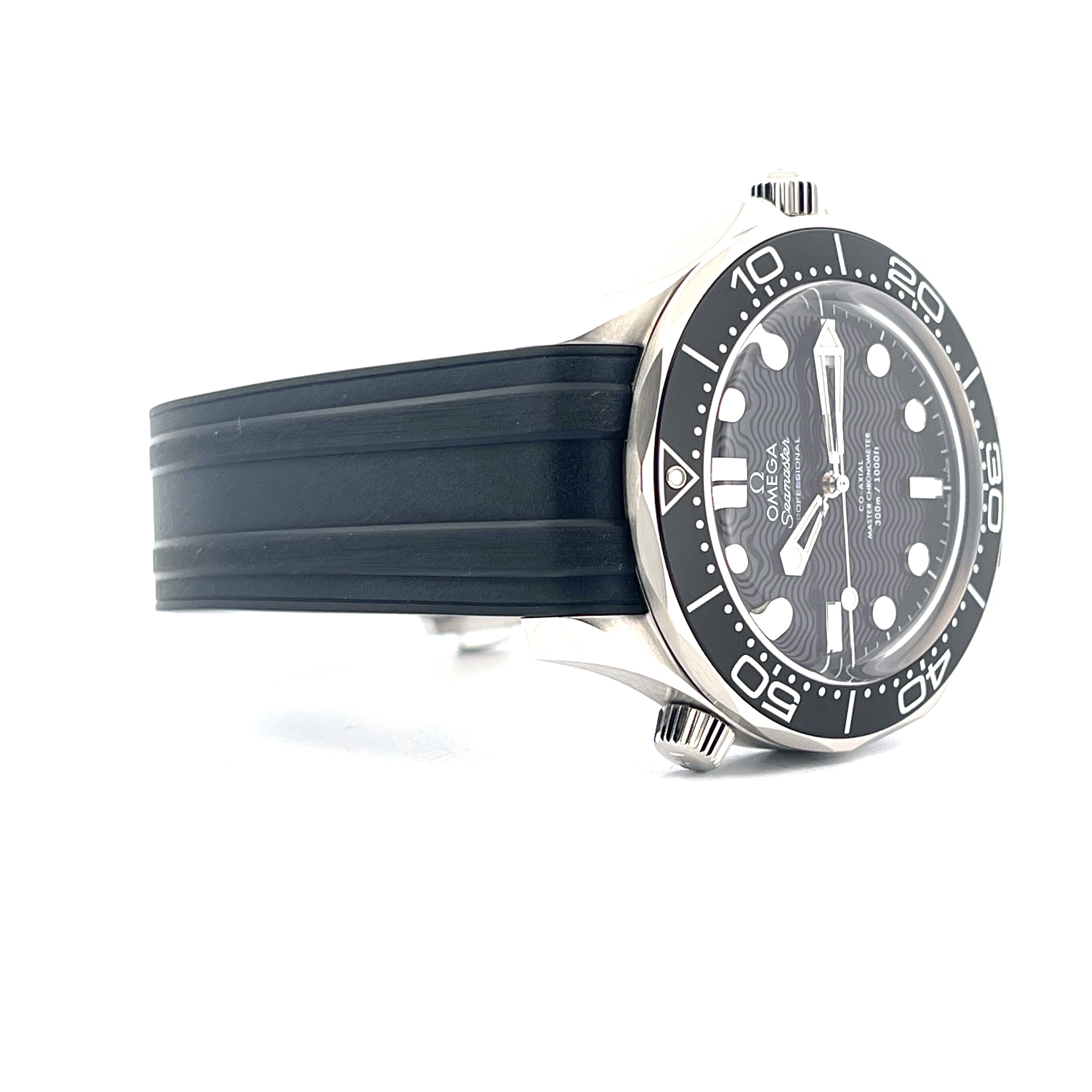 Seamaster Diver 300 No Date / like new / incl Milanaise Bracelet -2025-