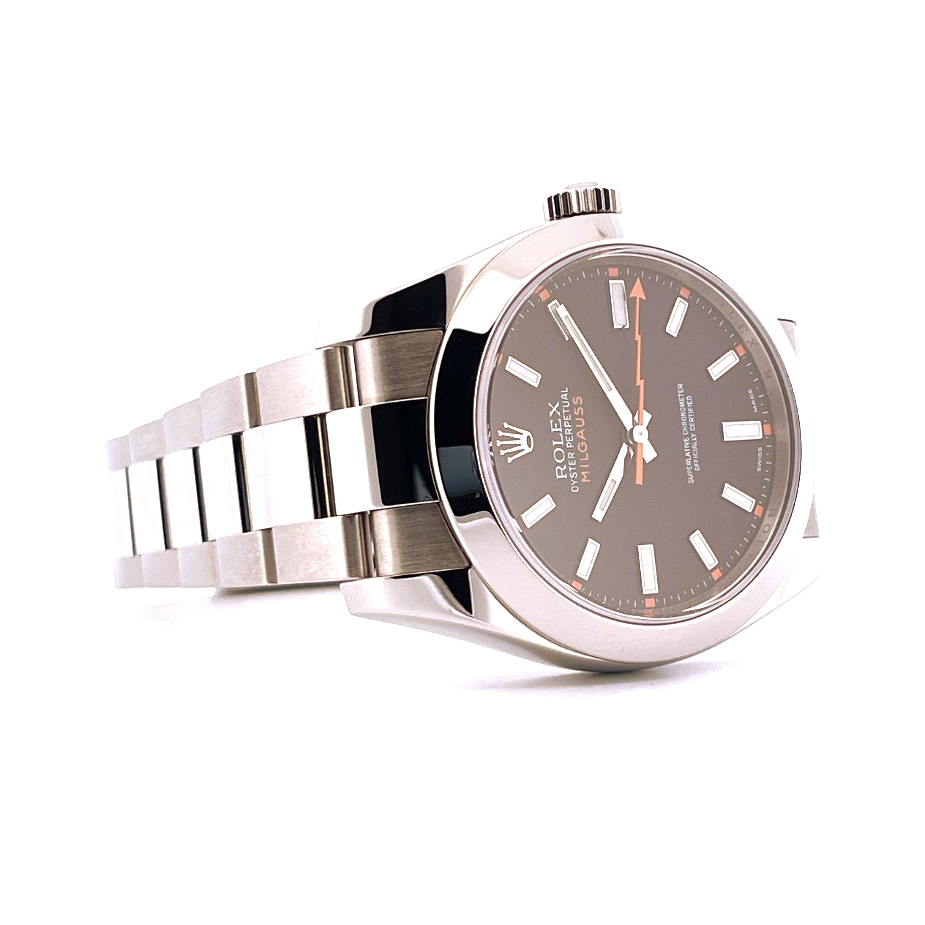 Rolex Milgauss 116400 Automatik Herrenuhr Stahl im Profil auf weißem Hintergrund