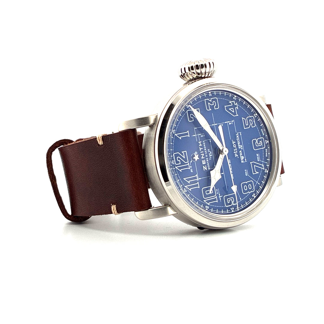 Zenith Pilot Type 20 Blueprint Limited Edition 45mm Edelstahl mit blauem Zifferblatt und braunem Lederarmband, schräg aufg…