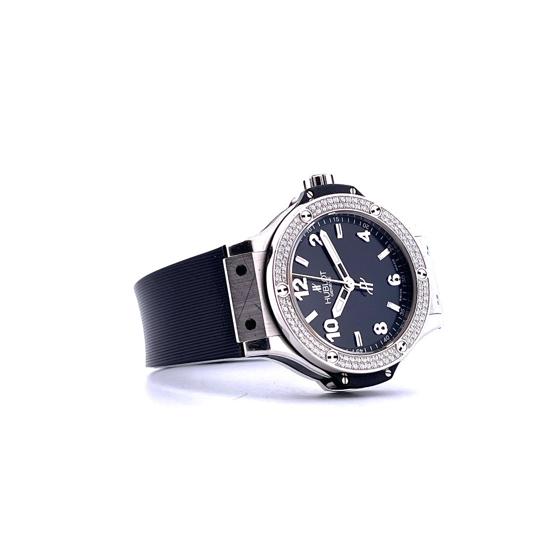 Hublot Big Bang 38 mm im Seitenprofil, schwarzes Zifferblatt mit Diamanten, Kautschukarmband