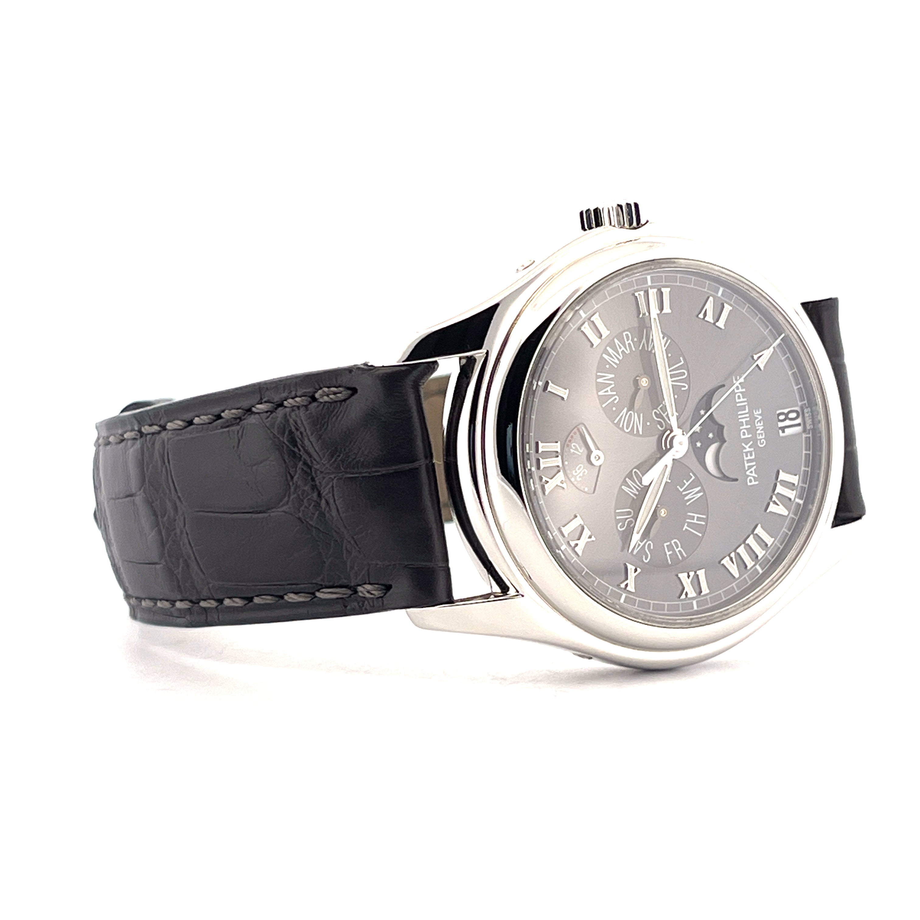 Patek Philippe Annual Calendar 5056P-001 in Platin mit schwarzem Lederarmband Seitenansicht