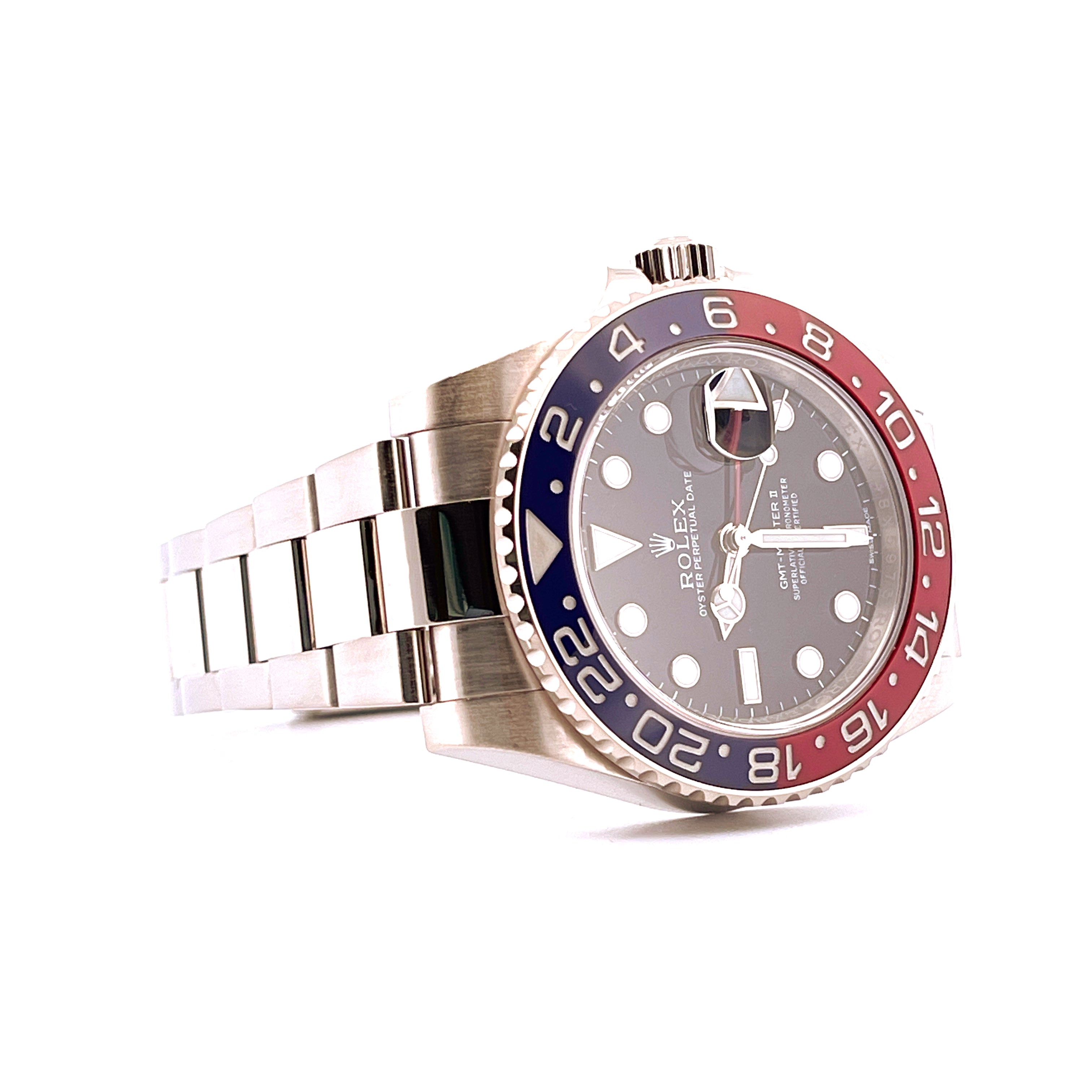 Rolex GMT-Master II Pepsi aus Weißgold im Detail auf weißem Hintergrund