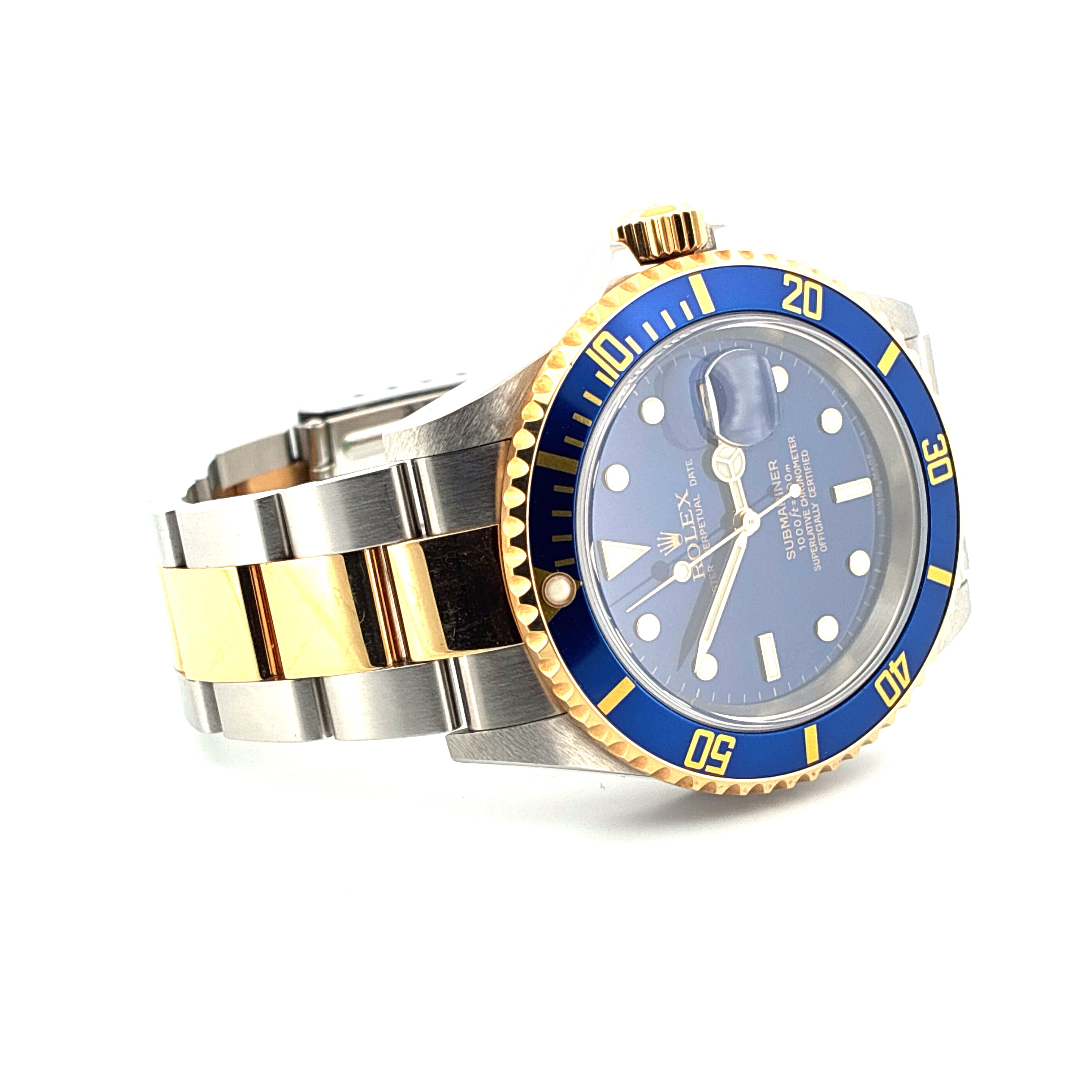 Rolex Submariner Date Bicolor aus Gold und Stahl mit blauem Zifferblatt und blauem Keramik-Ring