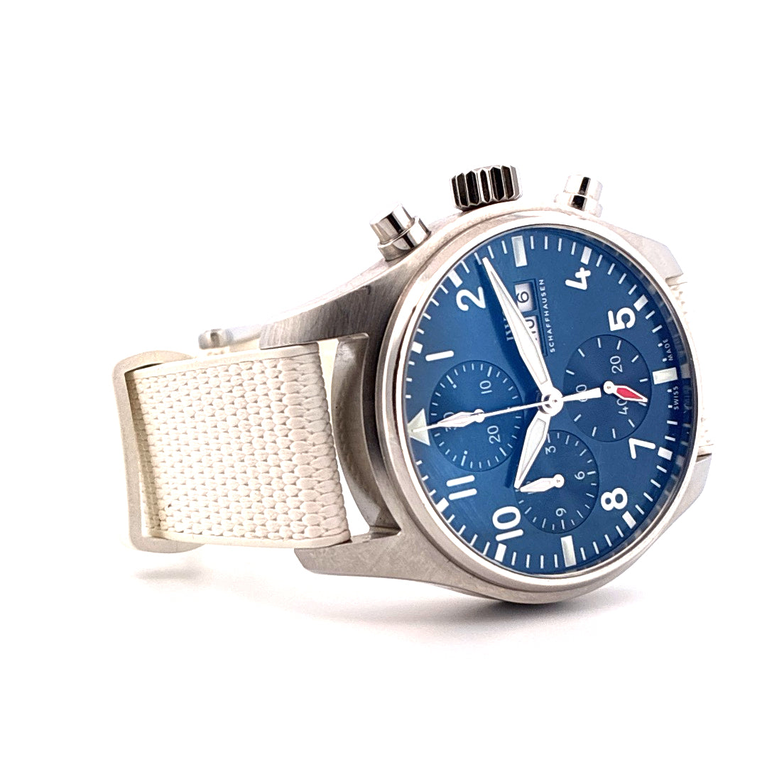 IWC Pilot's Watch Chronograph in Edelstahl mit blauem Zifferblatt und weißem Textilband