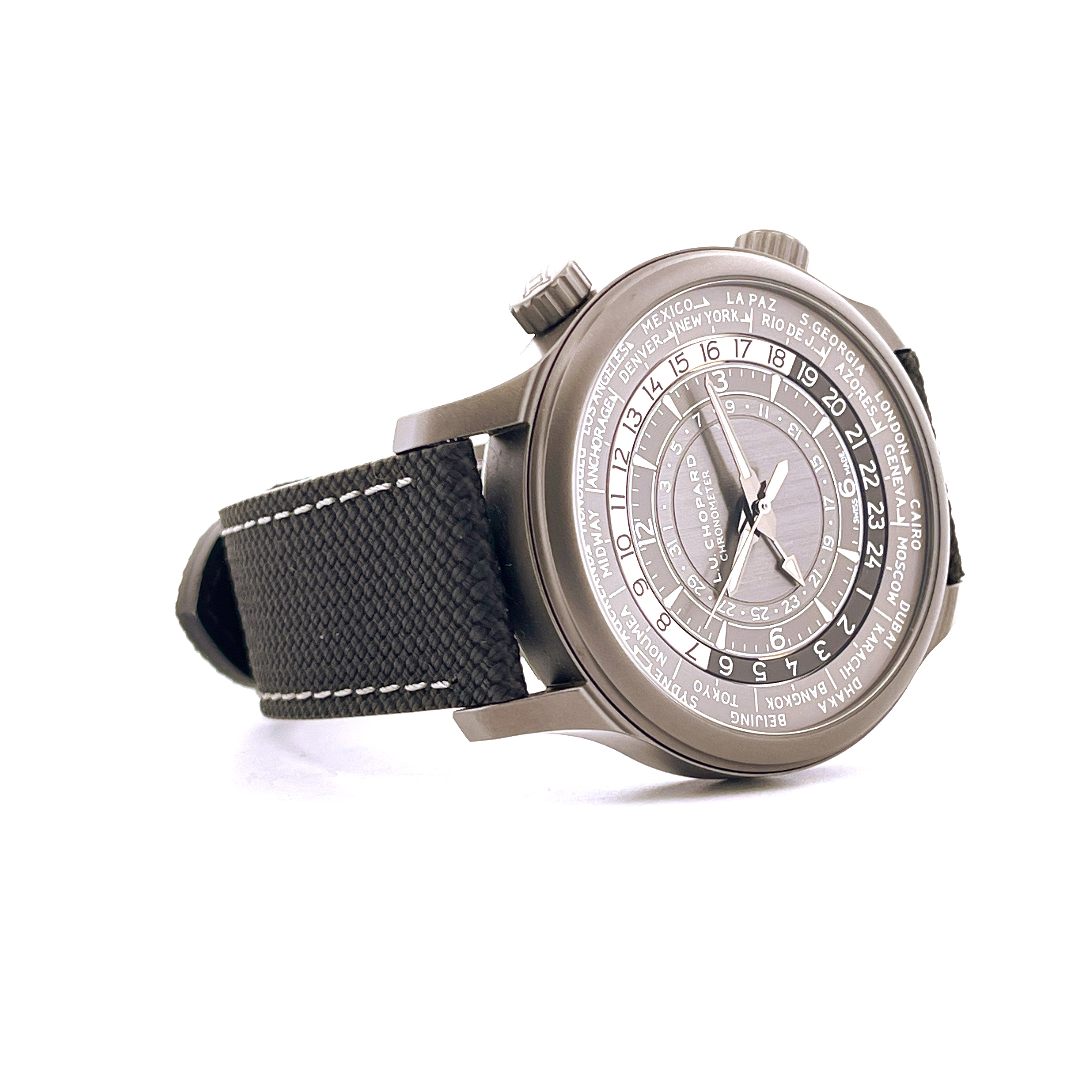Chopard L.U.C Time Traveler One Black 1 of 250, eine mechanische Armbanduhr aus keramikisiertem Titan mit schwarzem Band