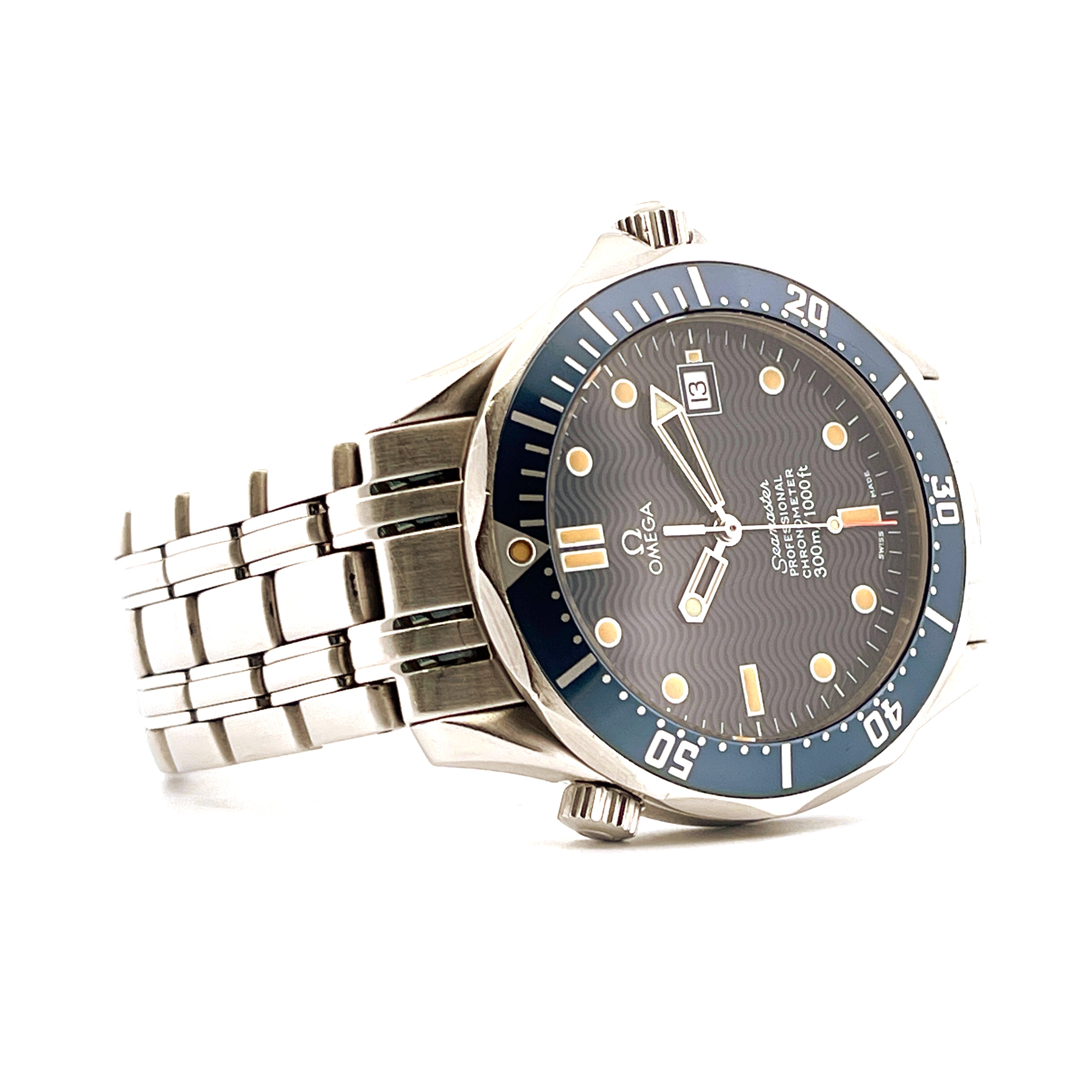 Omega Seamaster Professional Diver 300 mit blauem Zifferblatt und Edelstahlarmband