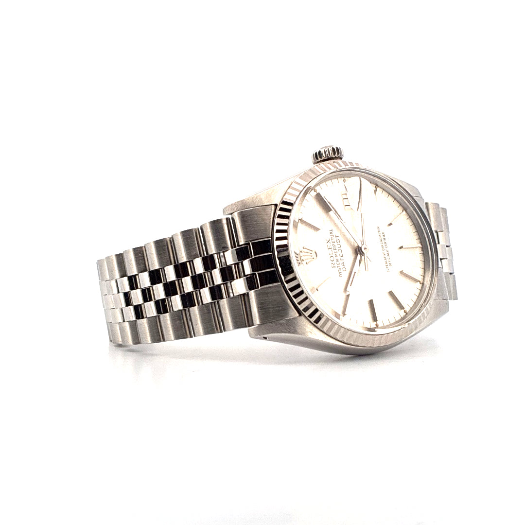 Rolex Datejust 36 mm Stahl Automatik mit silbernem Zifferblatt und Jubilé-Armband im Profil