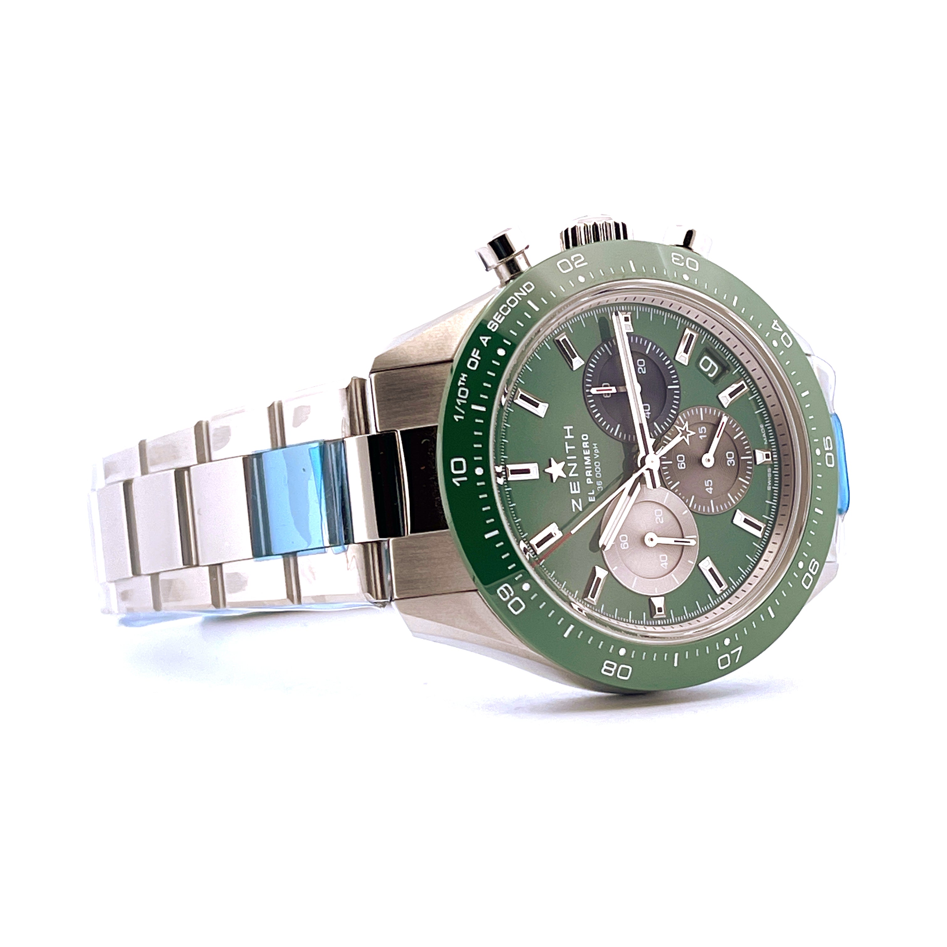 Zenith Chronomaster Sport Green im Seitenprofil aus Edelstahl mit grünem Zifferblatt und Metallsband